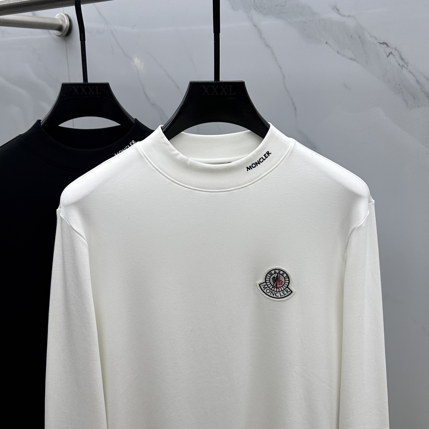 🆕Moncler蒙口 2025秋冬新款长袖打底衫保暖，同步发售！定制专属纯棉面料，内微磨毛，胸前采用品牌