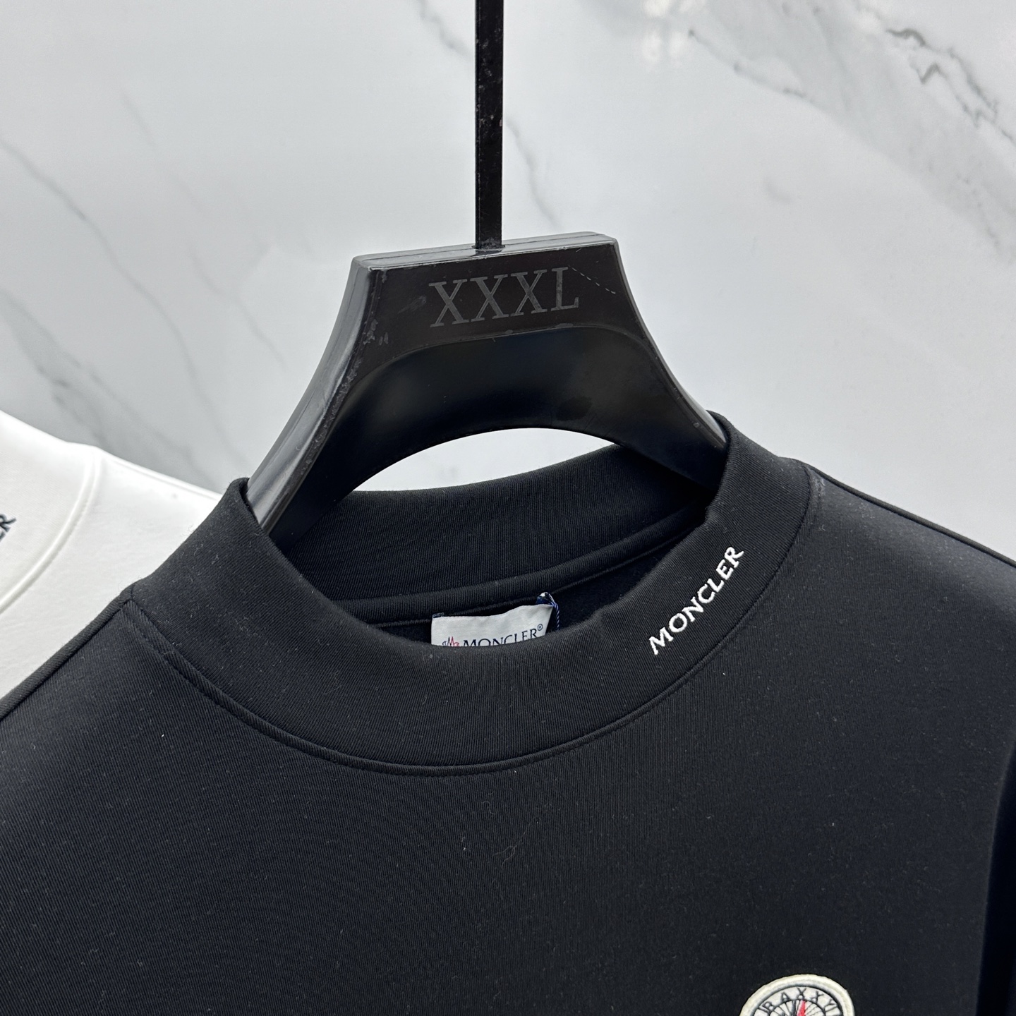 🆕Moncler蒙口 2025秋冬新款长袖打底衫保暖，同步发售！定制专属纯棉面料，内微磨毛，胸前采用品牌