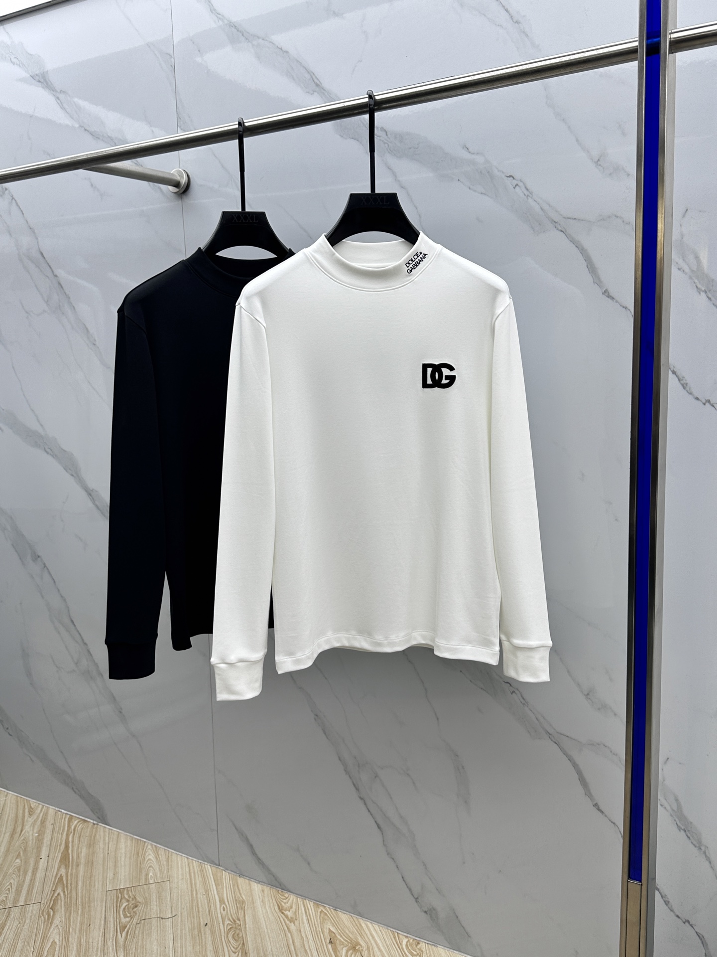 🆕DG杜嘉班纳 2025秋冬新款长袖打底衫保暖，同步发售！定制专属纯棉面料，内微磨毛，胸前采用品牌log