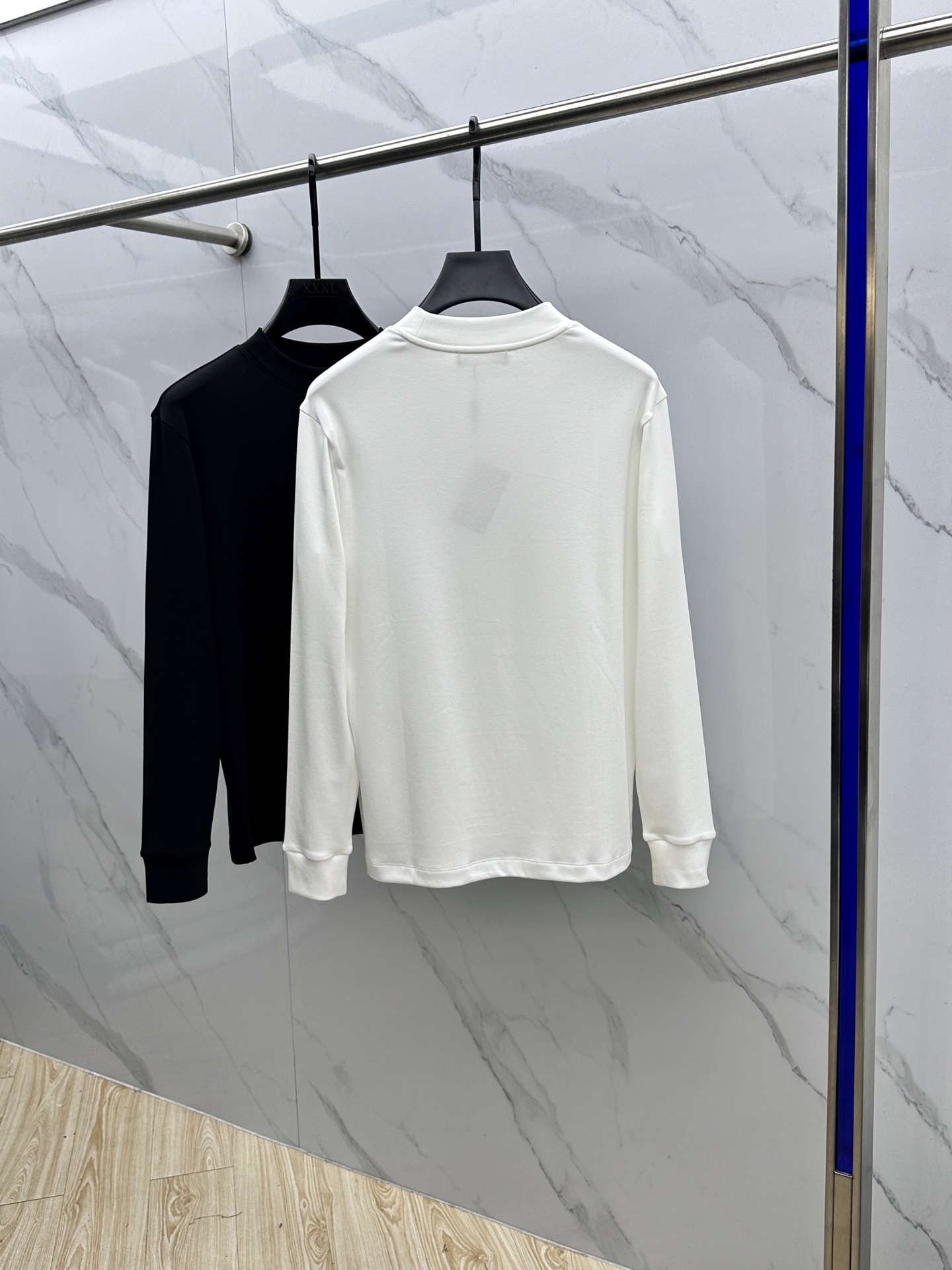 🆕DG杜嘉班纳 2025秋冬新款长袖打底衫保暖，同步发售！定制专属纯棉面料，内微磨毛，胸前采用品牌log