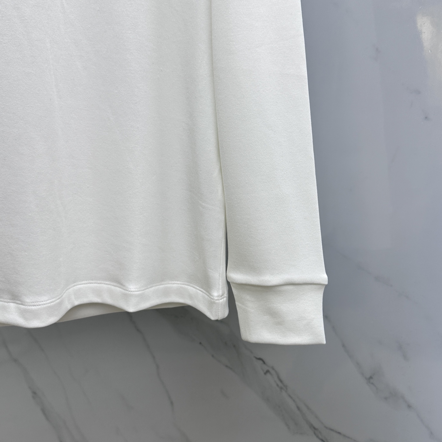 🆕Burberry巴宝莉 2025秋冬新款长袖打底衫保暖，同步发售！定制专属纯棉面料，内微磨毛，胸前采用