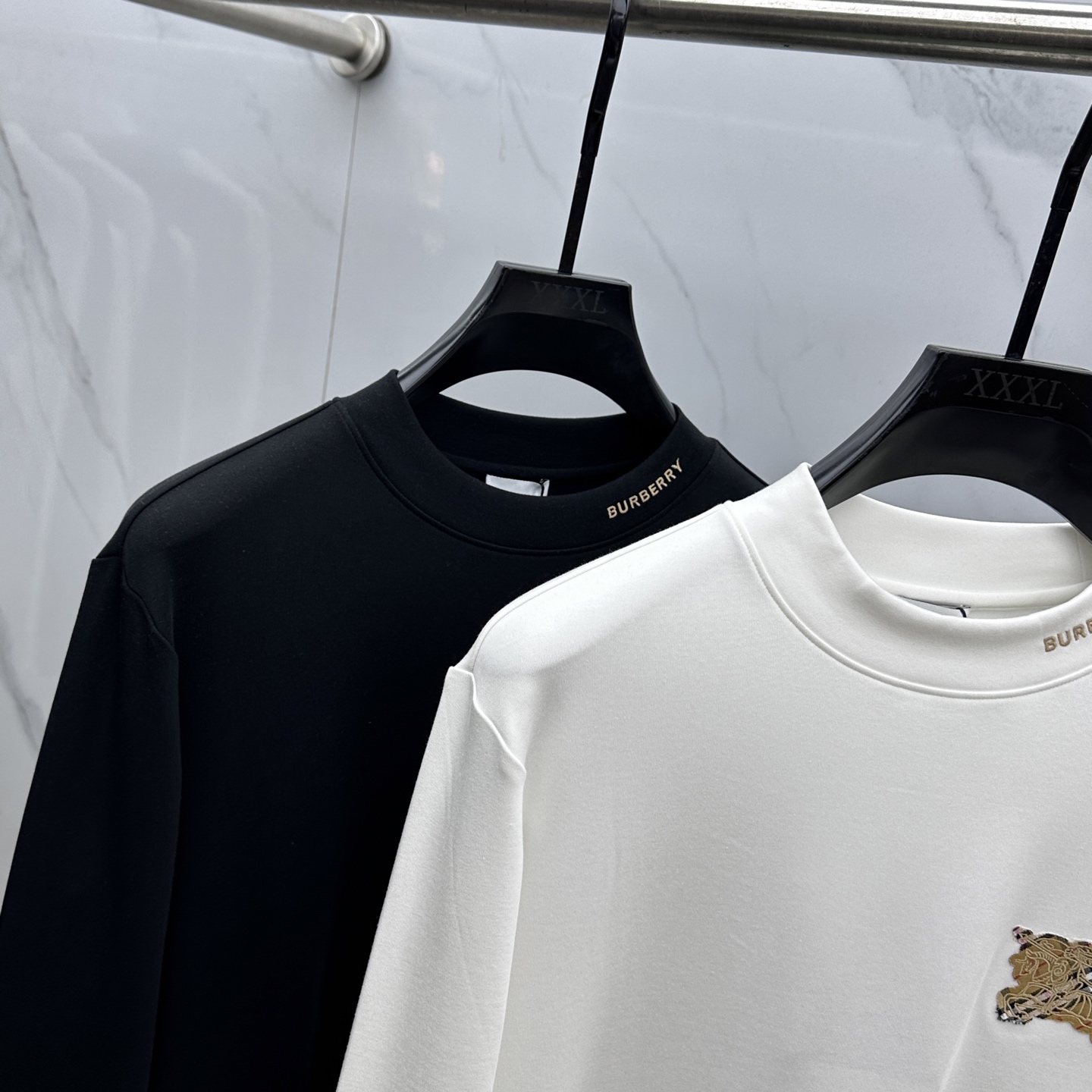 🆕Burberry巴宝莉 2025秋冬新款长袖打底衫保暖，同步发售！定制专属纯棉面料，内微磨毛，胸前采用