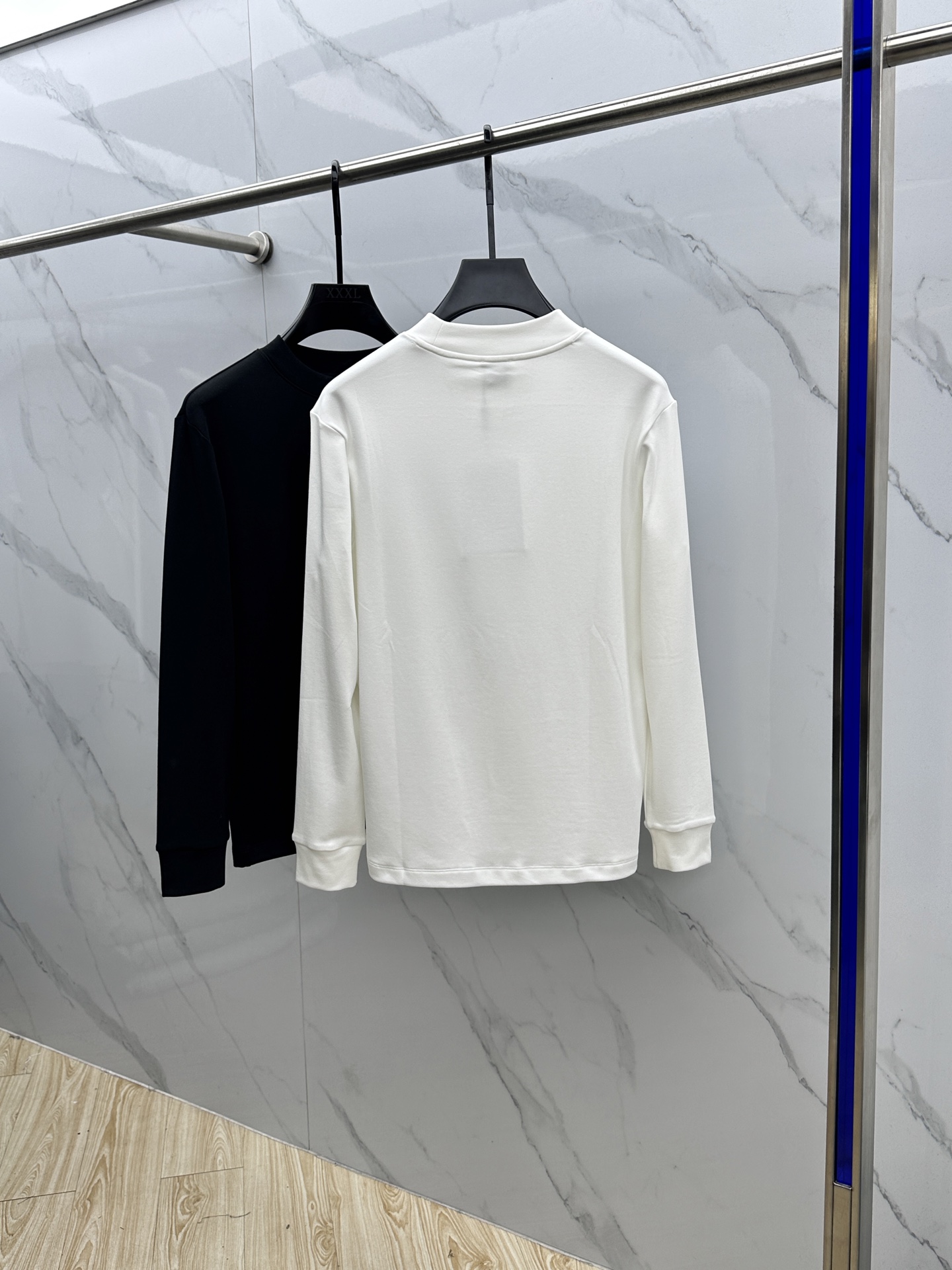 🆕Burberry巴宝莉 2025秋冬新款长袖打底衫保暖，同步发售！定制专属纯棉面料，内微磨毛，胸前采用