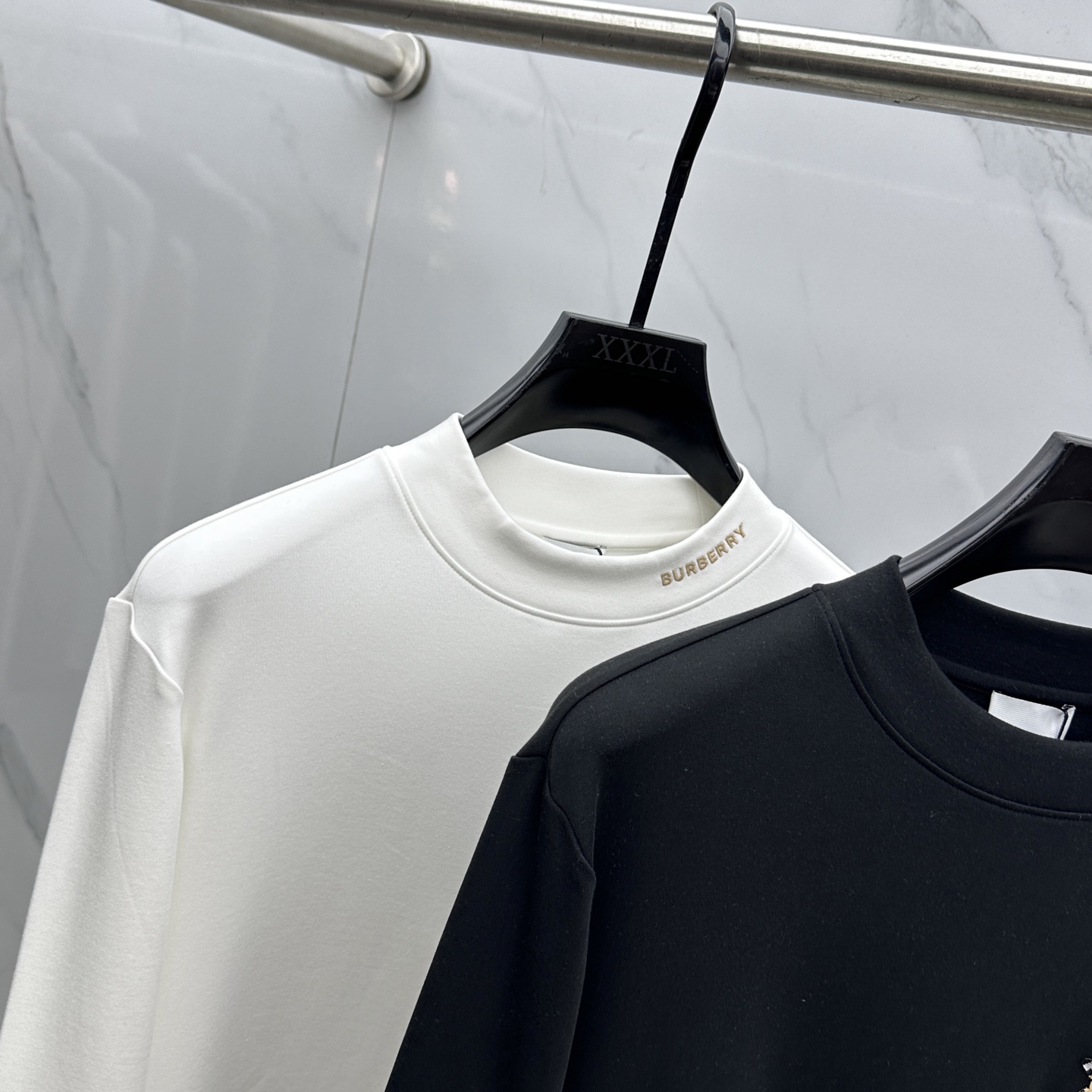 🆕Burberry巴宝莉 2025秋冬新款长袖打底衫保暖，同步发售！定制专属纯棉面料，内微磨毛，胸前采用