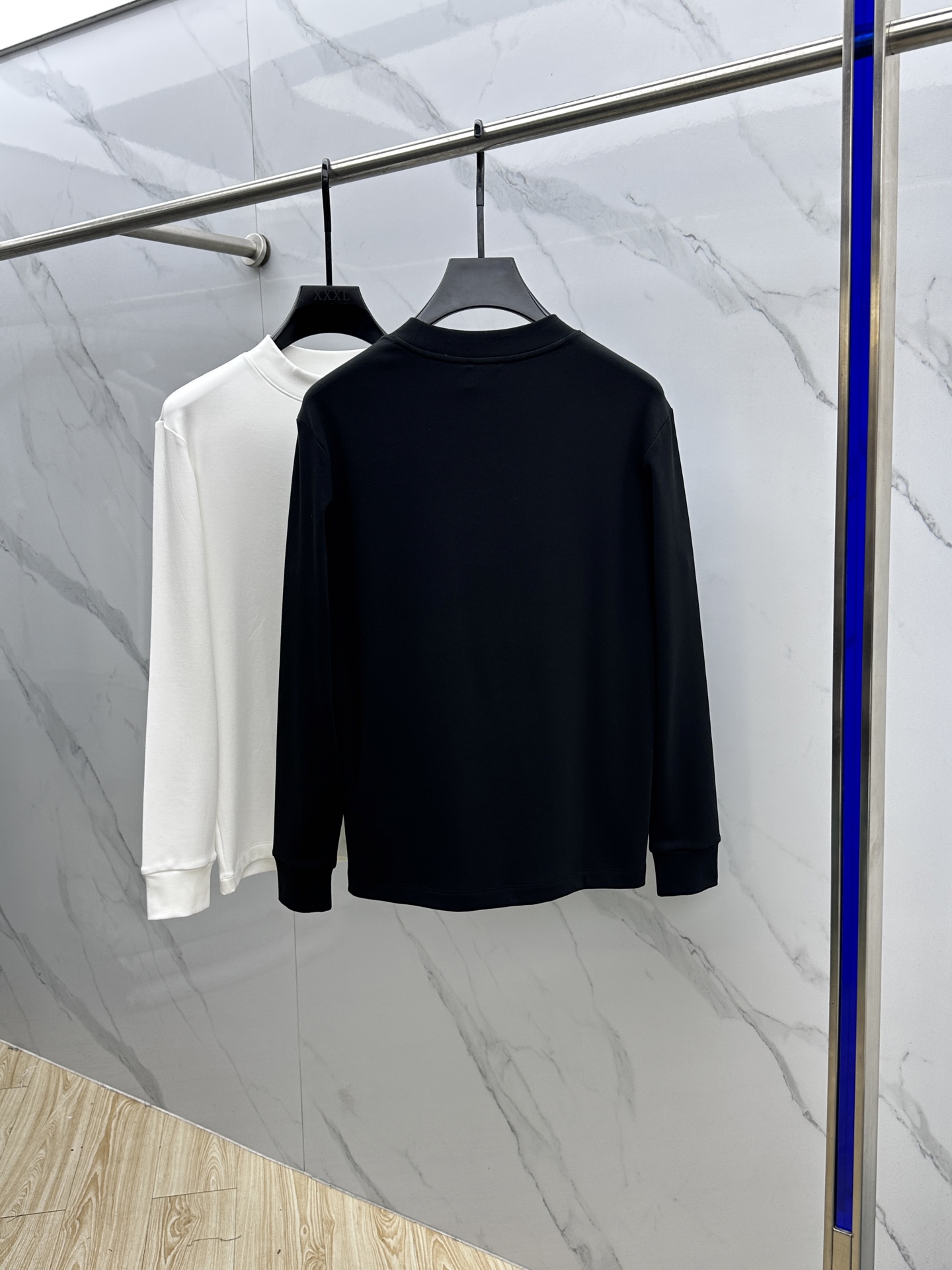 🆕Burberry巴宝莉 2025秋冬新款长袖打底衫保暖，同步发售！定制专属纯棉面料，内微磨毛，胸前采用