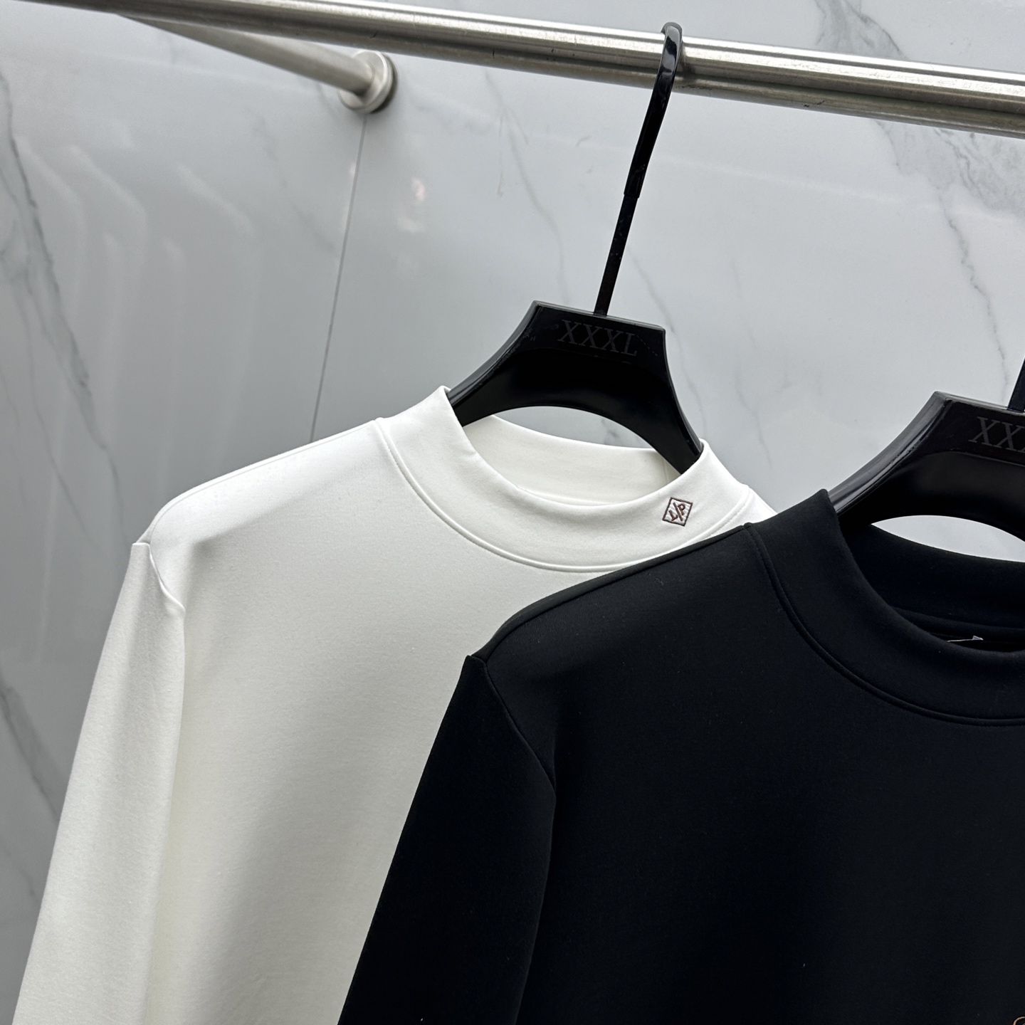 🆕Burberry巴宝莉 2025秋冬新款长袖打底衫保暖，同步发售！定制专属纯棉面料，内微磨毛，胸前采用