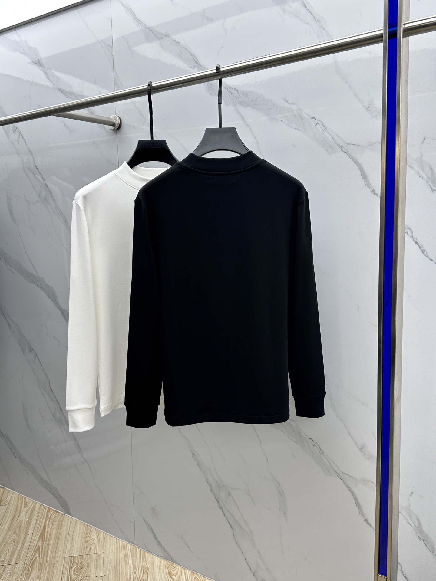 🆕Burberry巴宝莉 2025秋冬新款长袖打底衫保暖，同步发售！定制专属纯棉面料，内微磨毛，胸前采用