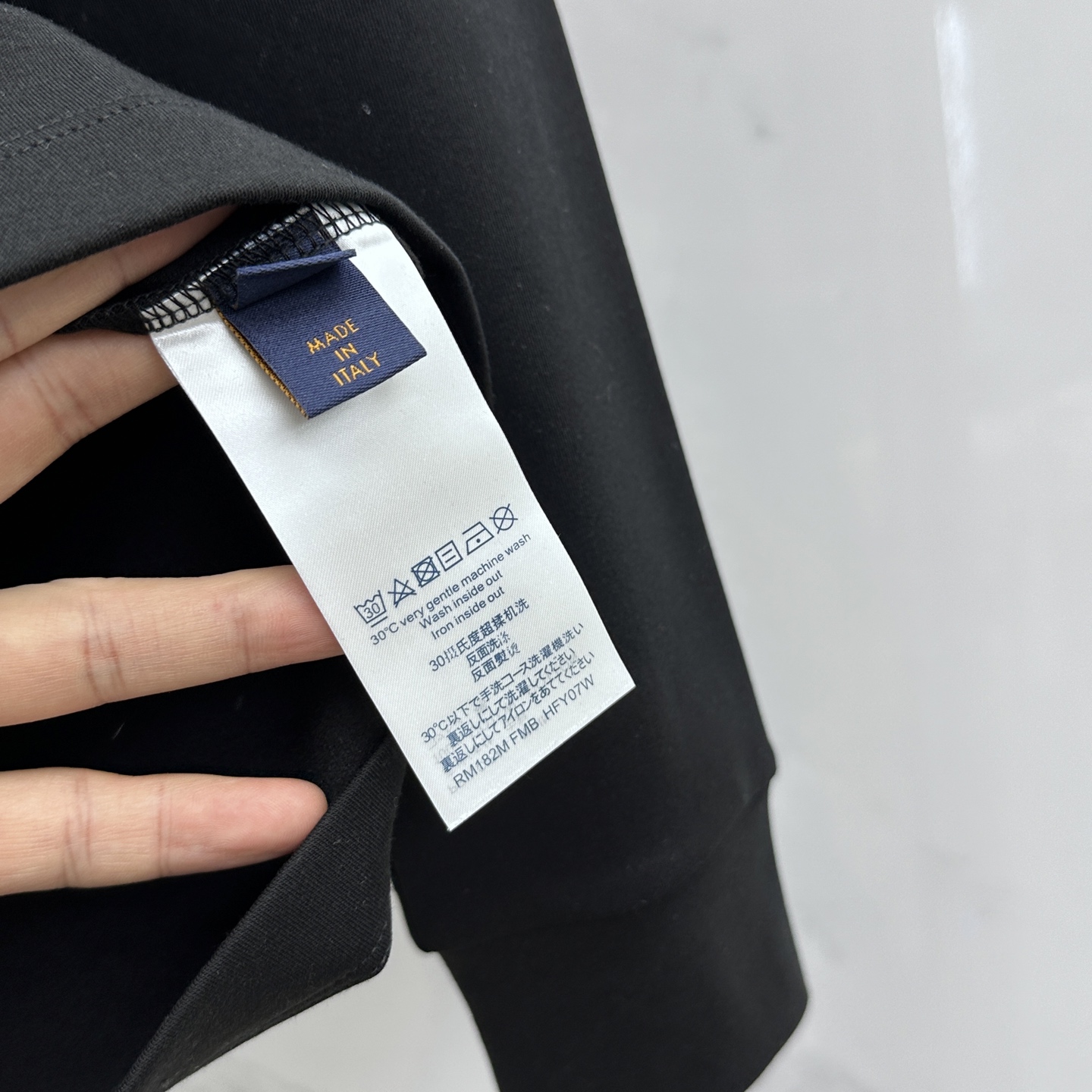 🆕LV路易威登 2025秋冬新款长袖打底衫保暖，同步发售！定制专属纯棉面料，内微磨毛，胸前采用品牌log