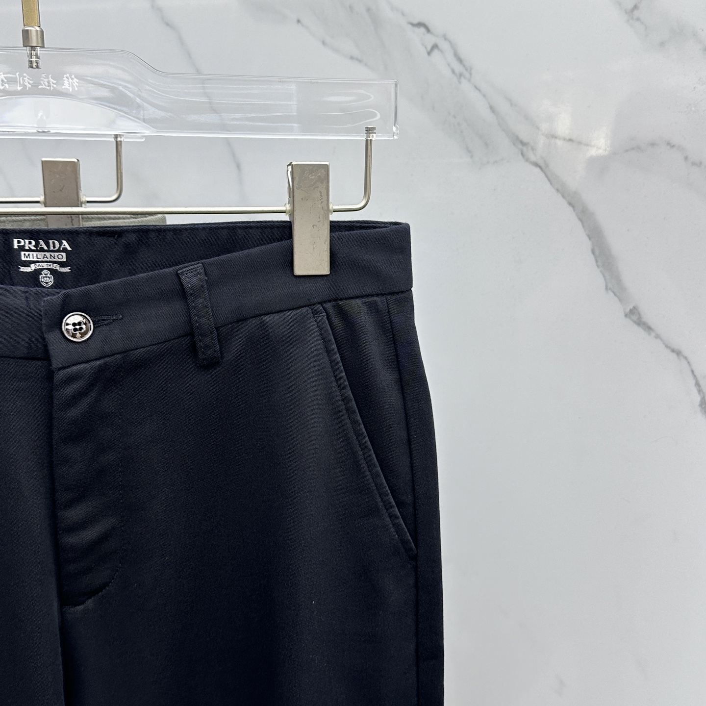 🆕Prada普拉达 2025早秋新品休闲裤西裤，官网同步发售，裤身工艺设计，进口客供辅料、面料定制，代工