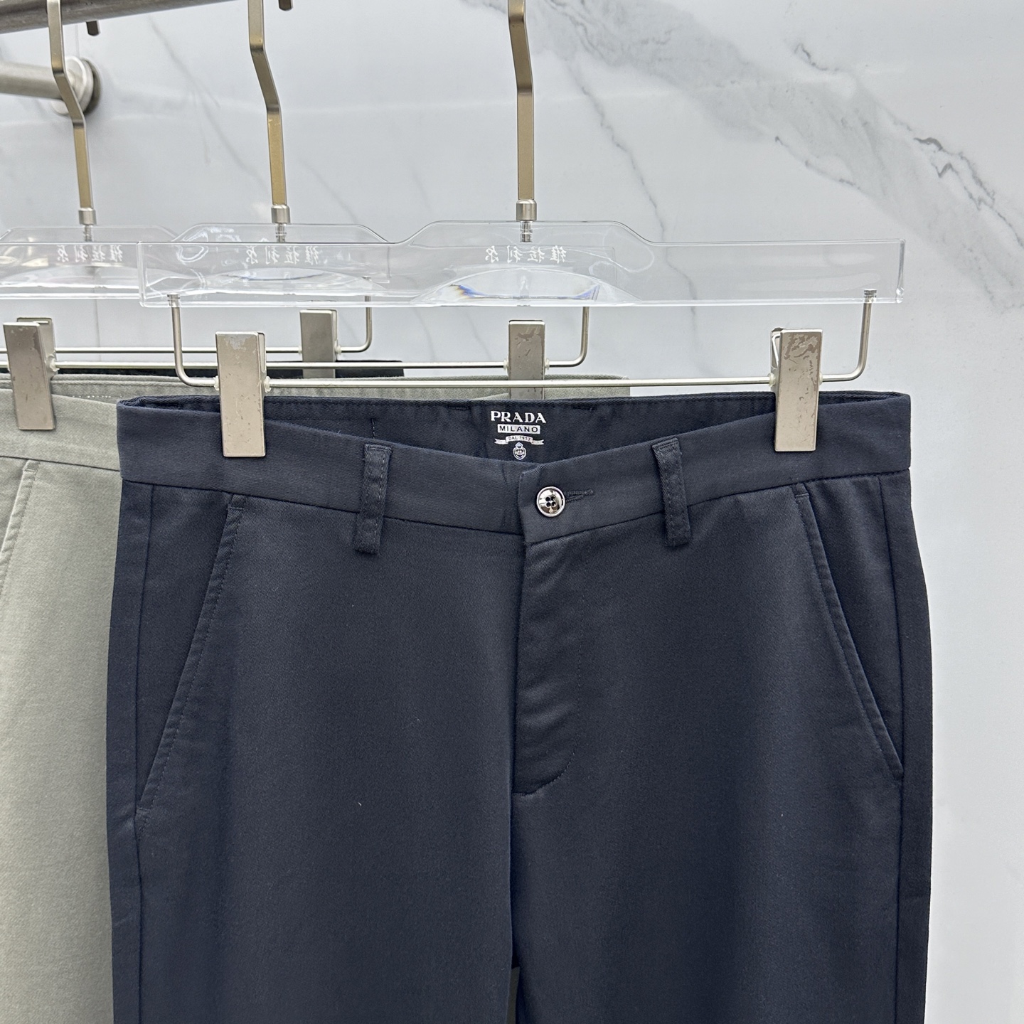🆕Prada普拉达 2025早秋新品休闲裤西裤，官网同步发售，裤身工艺设计，进口客供辅料、面料定制，代工