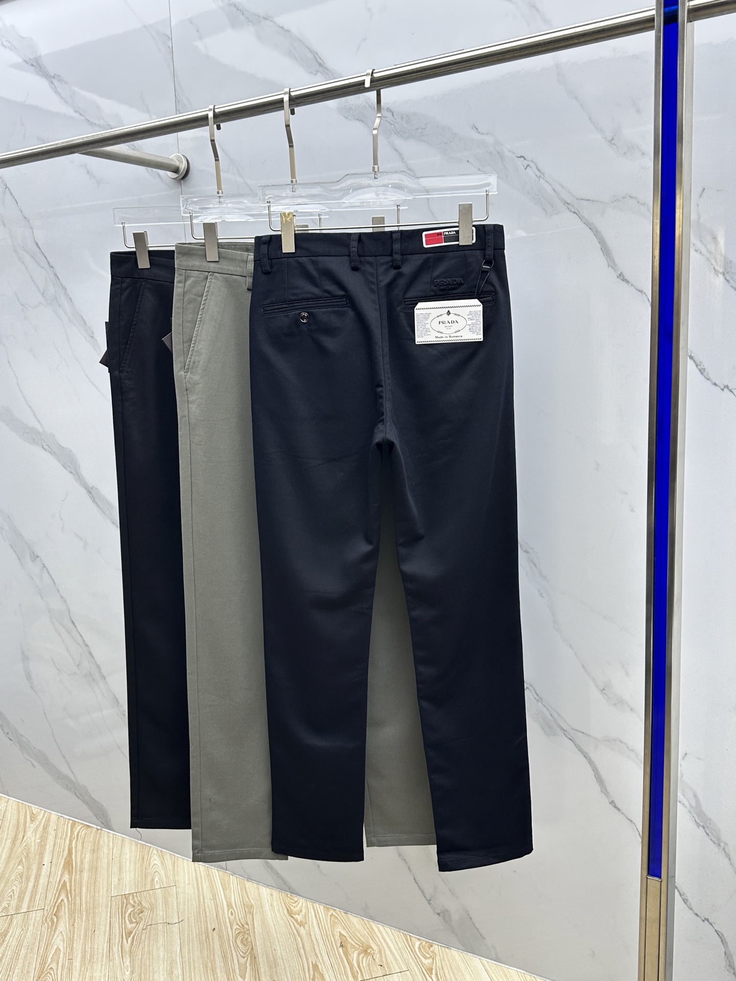 🆕Prada普拉达 2025早秋新品休闲裤西裤，官网同步发售，裤身工艺设计，进口客供辅料、面料定制，代工