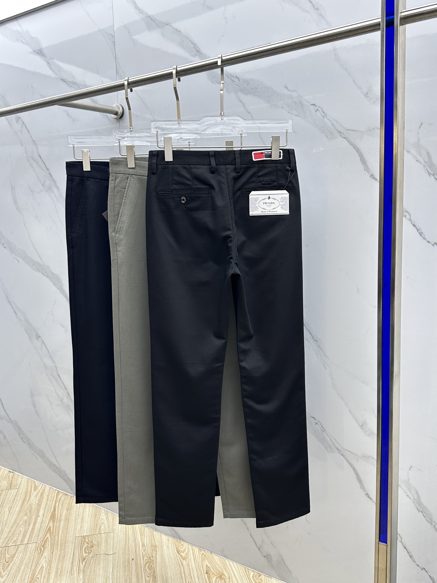 🆕Prada普拉达 2025早秋新品休闲裤西裤，官网同步发售，裤身工艺设计，进口客供辅料、面料定制，代工