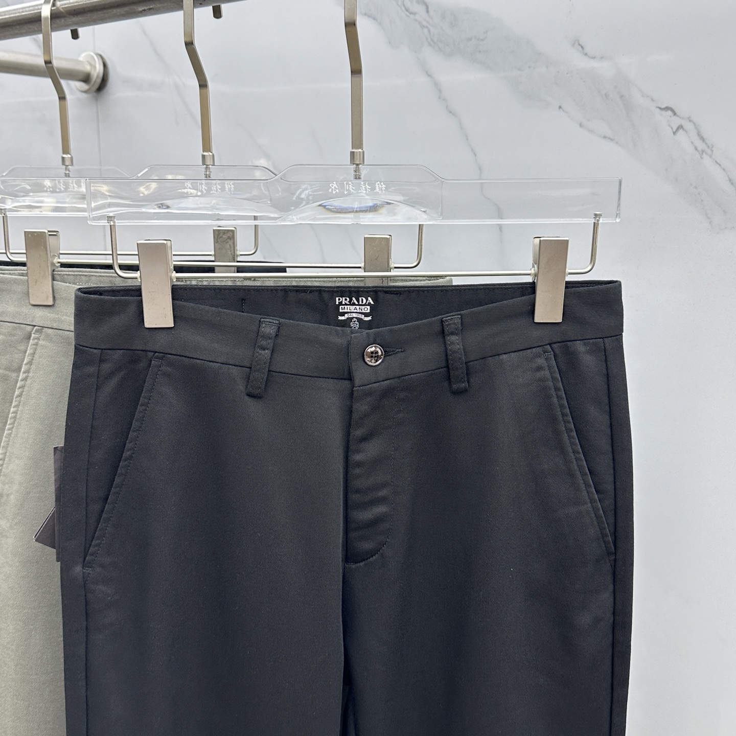🆕Prada普拉达 2025早秋新品休闲裤西裤，官网同步发售，裤身工艺设计，进口客供辅料、面料定制，代工