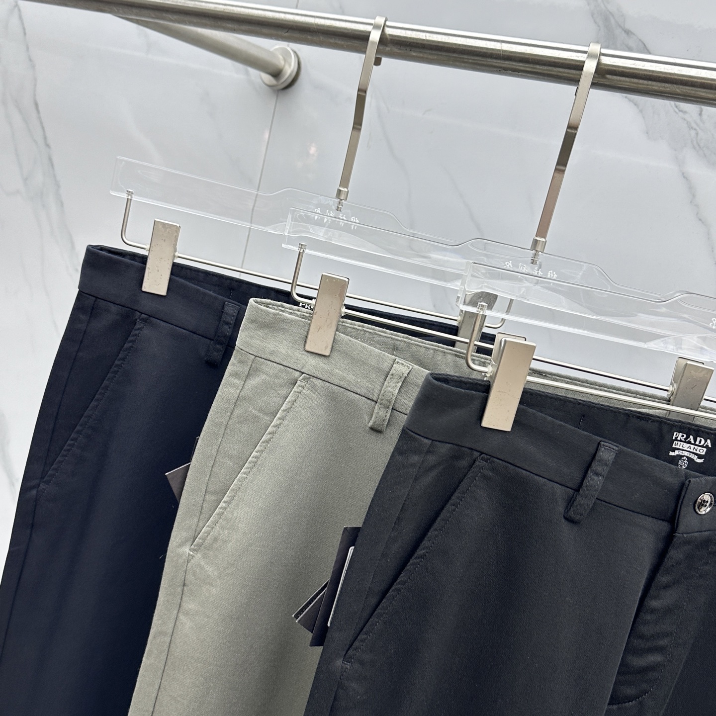 🆕Prada普拉达 2025早秋新品休闲裤西裤，官网同步发售，裤身工艺设计，进口客供辅料、面料定制，代工