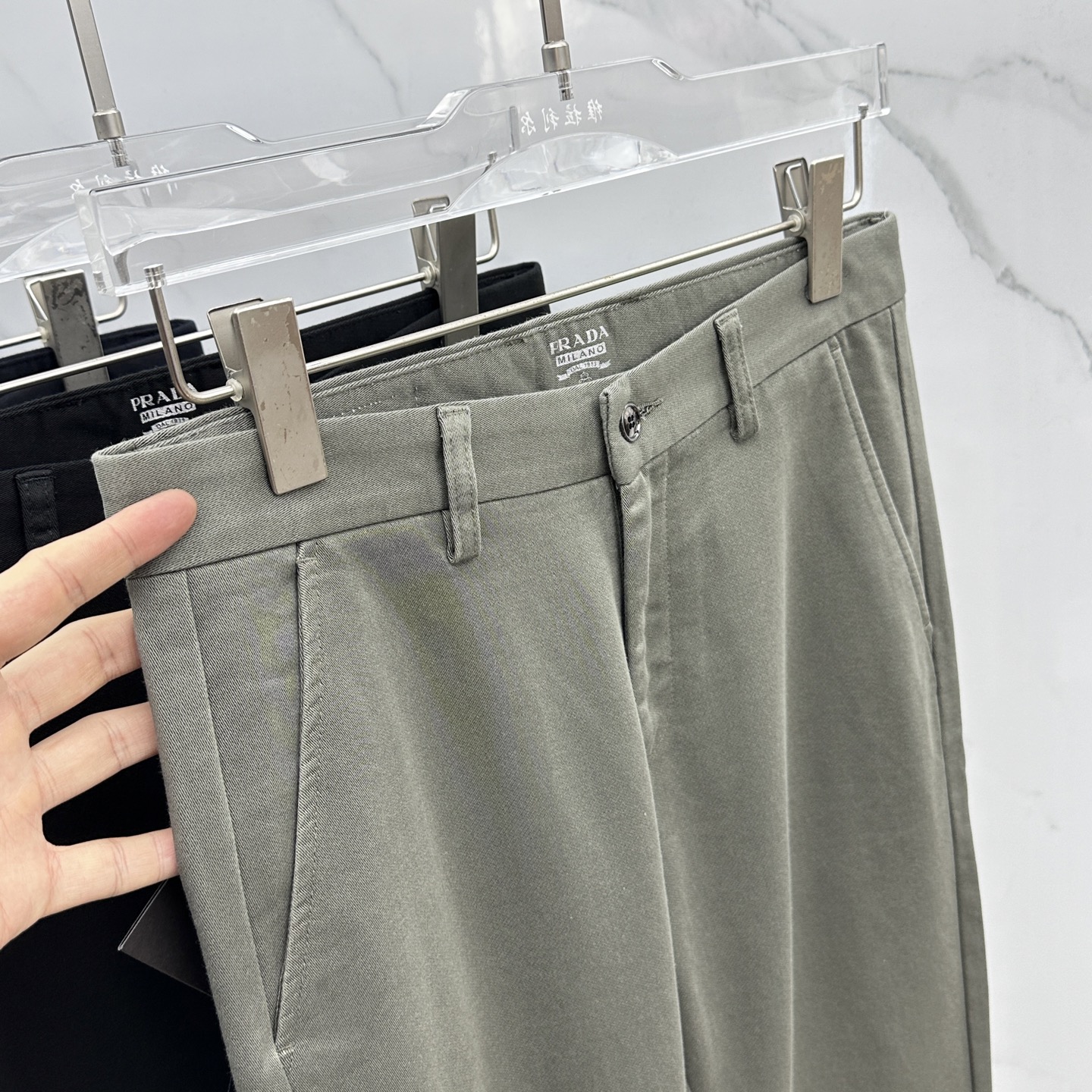 🆕Prada普拉达 2025早秋新品休闲裤西裤，官网同步发售，裤身工艺设计，进口客供辅料、面料定制，代工