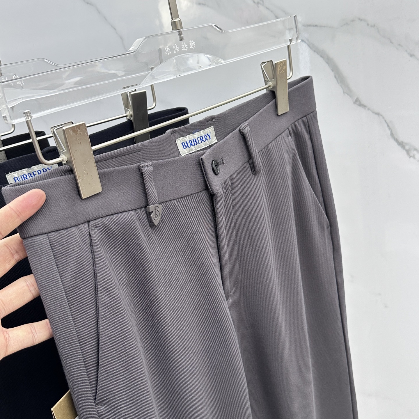 🆕Burberry巴宝莉 2025早秋新品休闲裤西裤，官网同步发售，裤身工艺设计，进口客供辅料、面料定制
