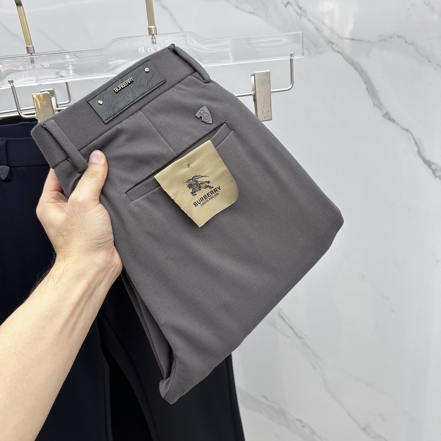 🆕Burberry巴宝莉 2025早秋新品休闲裤西裤，官网同步发售，裤身工艺设计，进口客供辅料、面料定制