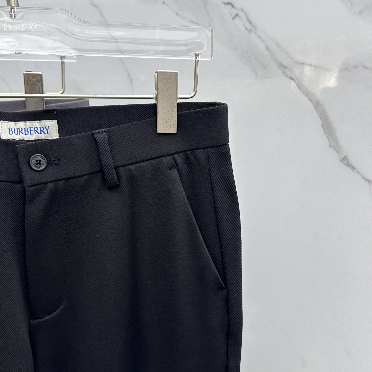 🆕Prada普拉达 2025早秋新品休闲裤西裤，官网同步发售，裤身工艺设计，进口客供辅料、面料定制，代工