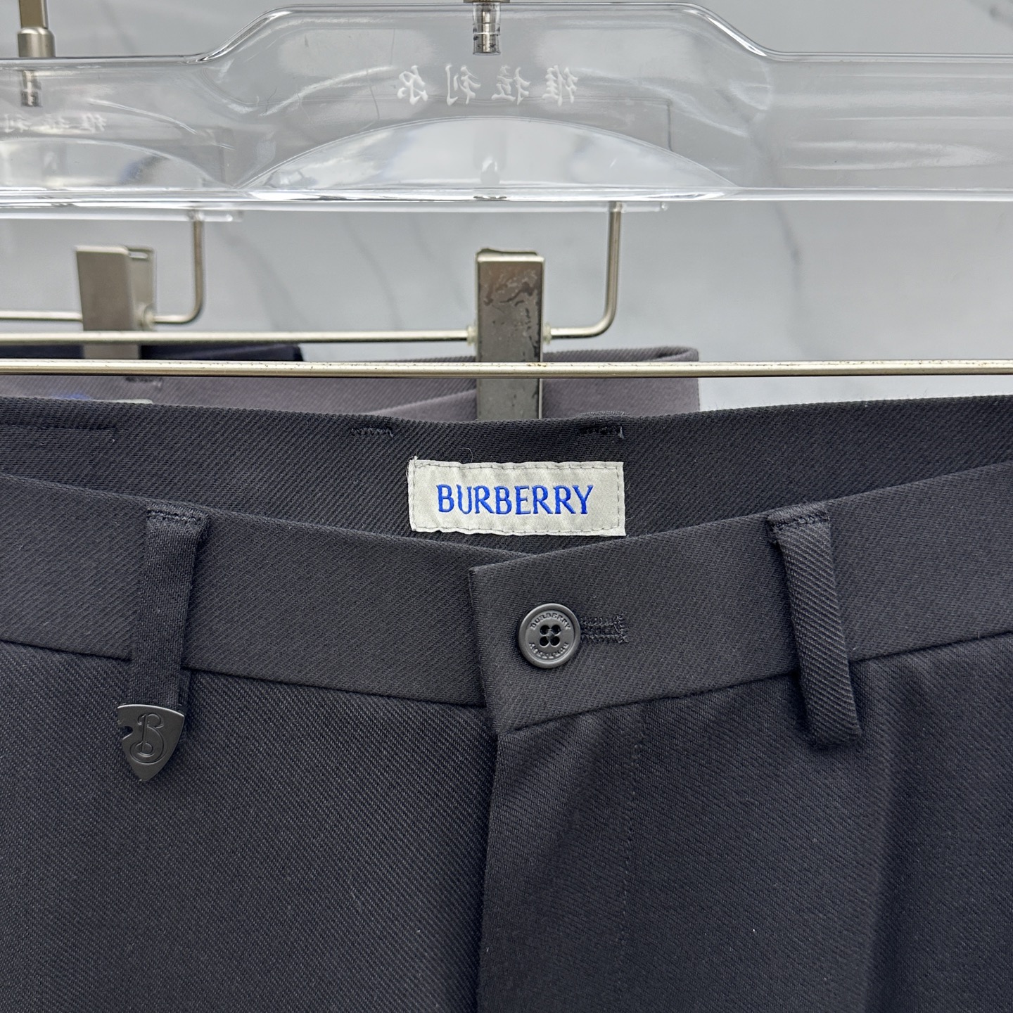 🆕Prada普拉达 2025早秋新品休闲裤西裤，官网同步发售，裤身工艺设计，进口客供辅料、面料定制，代工