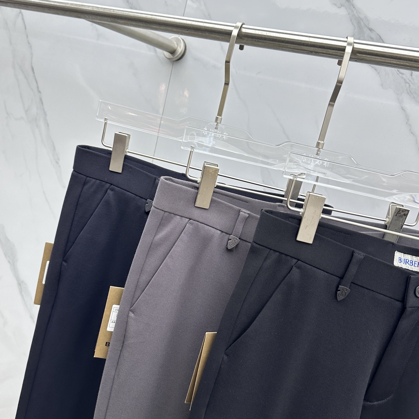 🆕Prada普拉达 2025早秋新品休闲裤西裤，官网同步发售，裤身工艺设计，进口客供辅料、面料定制，代工