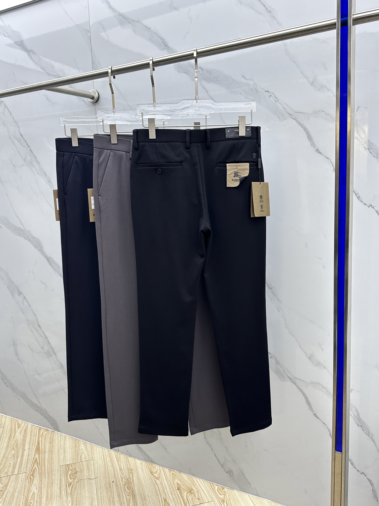 🆕Prada普拉达 2025早秋新品休闲裤西裤，官网同步发售，裤身工艺设计，进口客供辅料、面料定制，代工