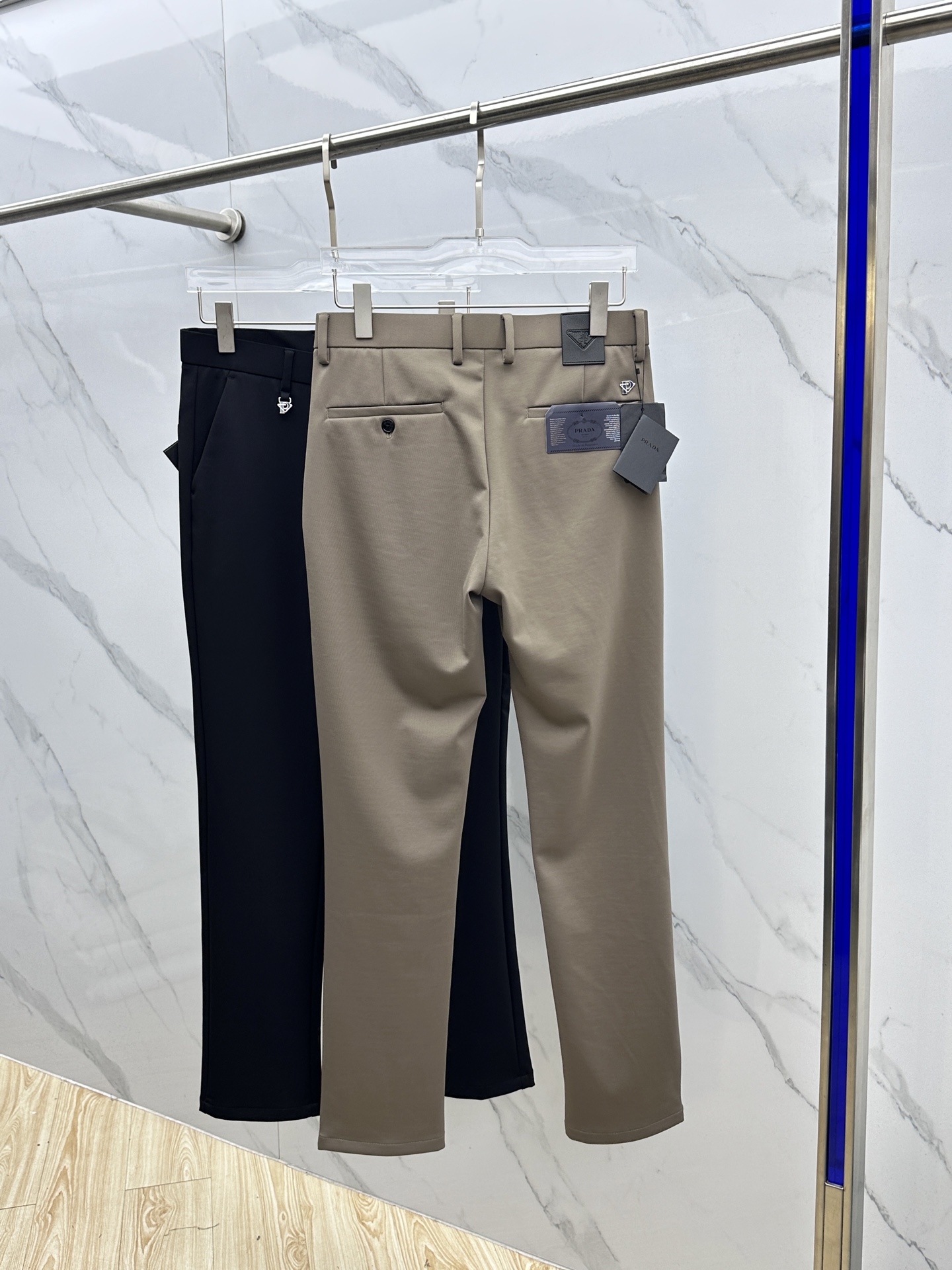 🆕Prada普拉达 2025早秋新品休闲裤西裤，官网同步发售，裤身工艺设计，进口客供辅料、面料定制，代工