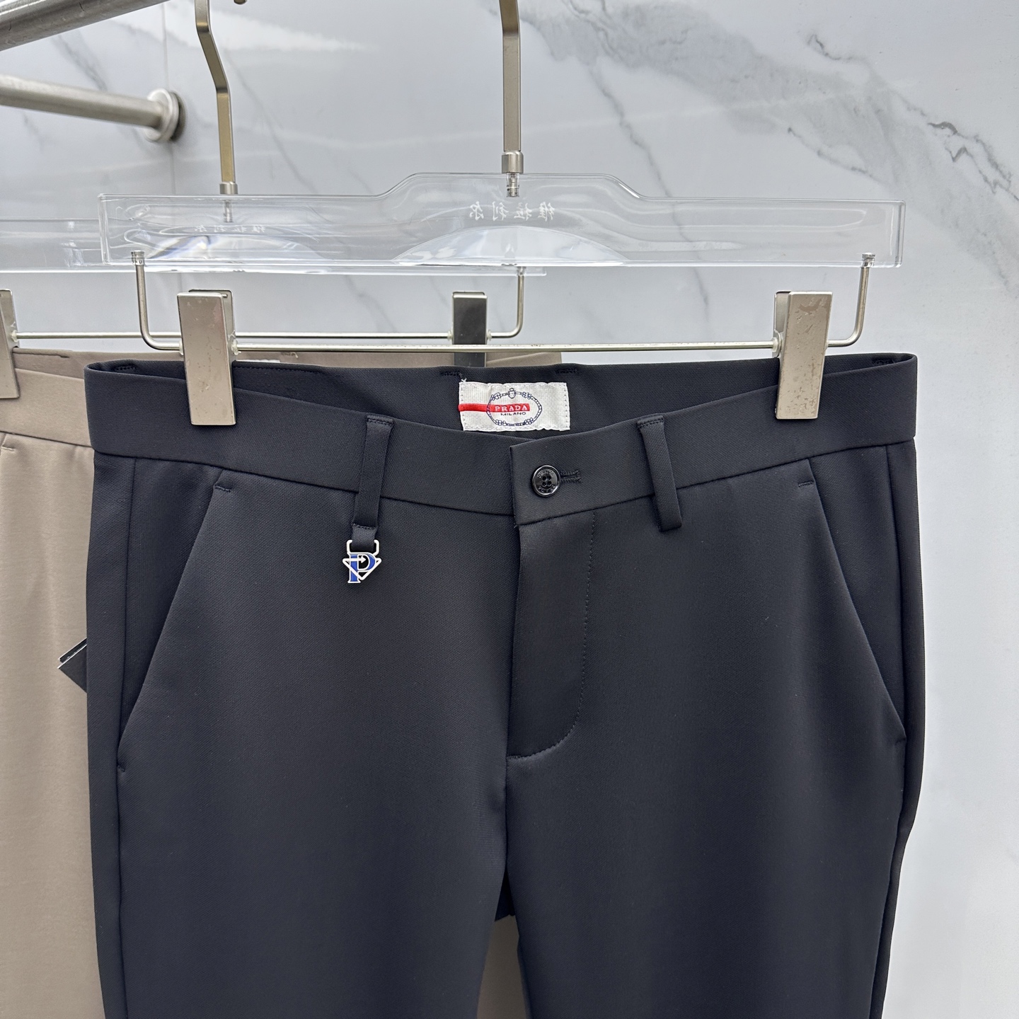 🆕Prada普拉达 2025早秋新品休闲裤西裤，官网同步发售，裤身工艺设计，进口客供辅料、面料定制，代工