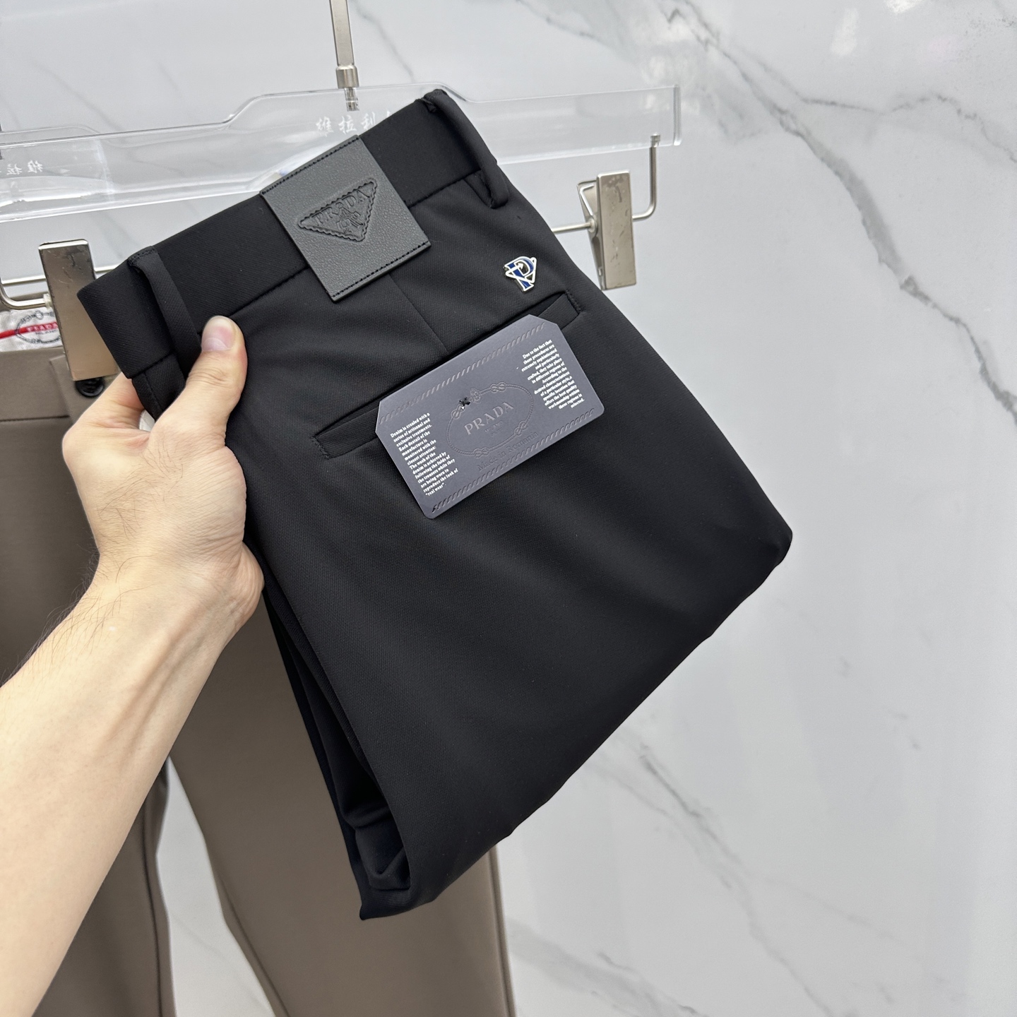 🆕Prada普拉达 2025早秋新品休闲裤西裤，官网同步发售，裤身工艺设计，进口客供辅料、面料定制，代工