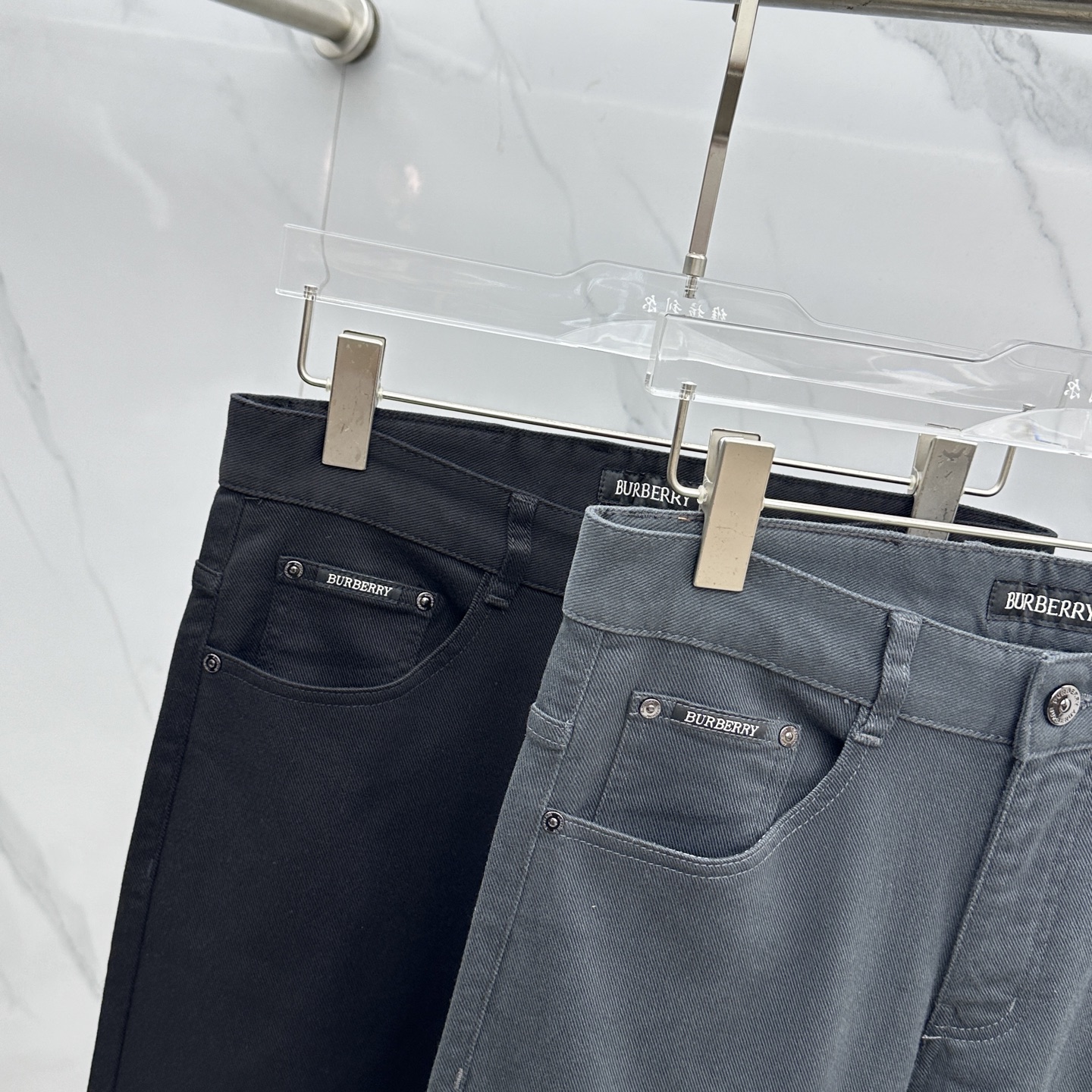 🆕Burberry巴宝莉 2025早秋新品休闲裤五袋牛仔裤，官网同步发售，裤身工艺设计，进口客供辅料、面
