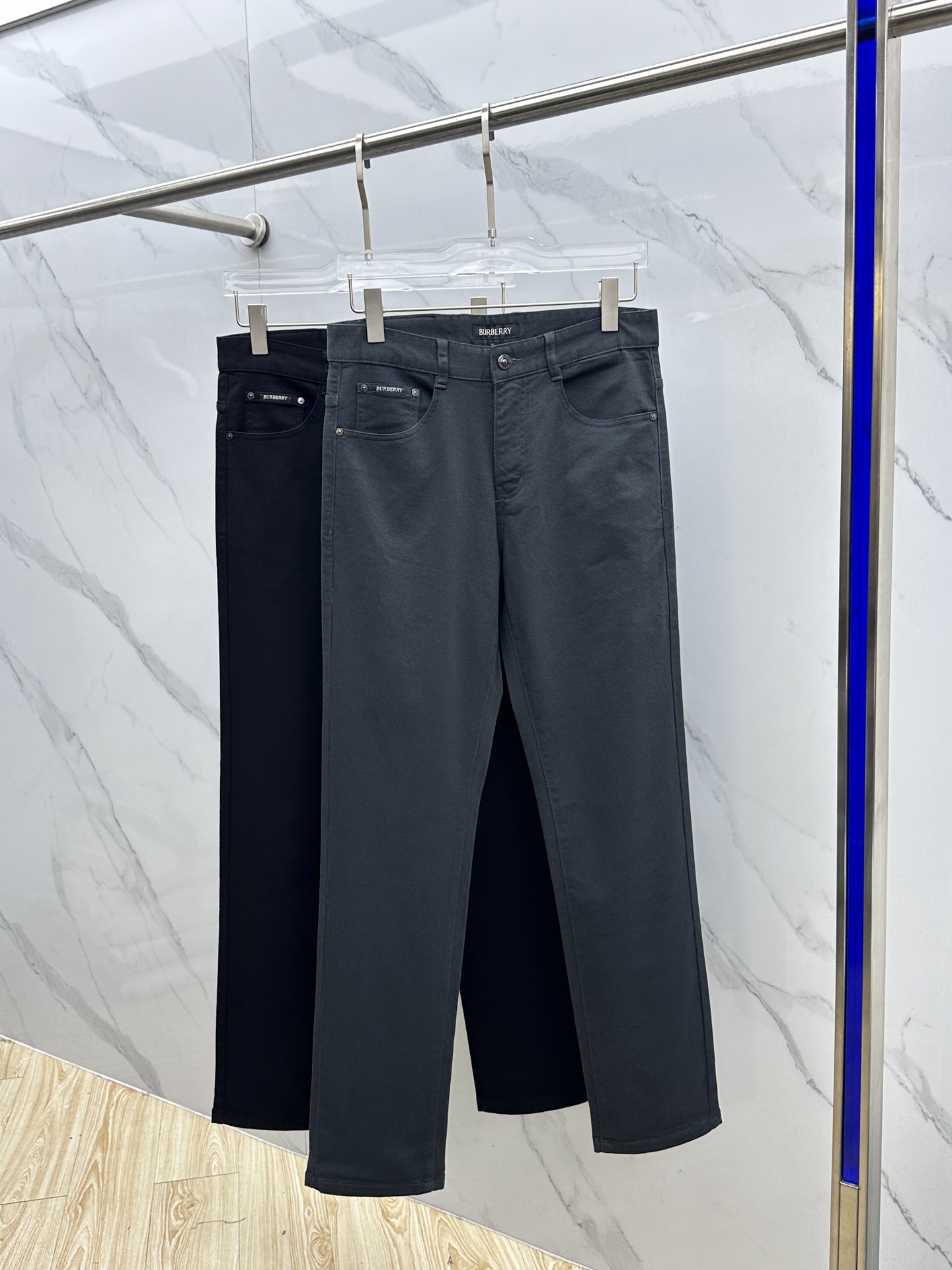 🆕Burberry巴宝莉 2025早秋新品休闲裤五袋牛仔裤，官网同步发售，裤身工艺设计，进口客供辅料、面