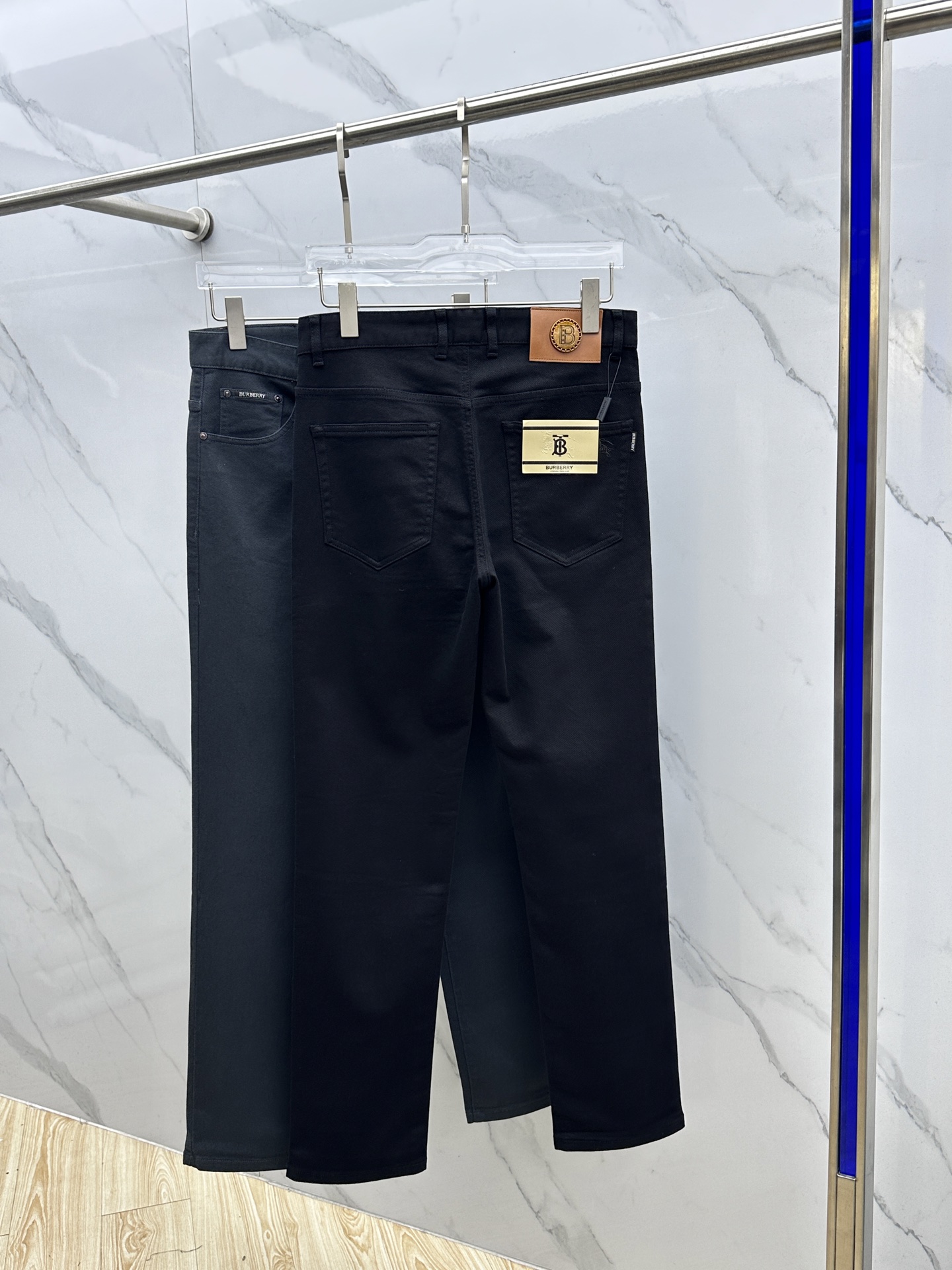 🆕Burberry巴宝莉 2025早秋新品休闲裤五袋牛仔裤，官网同步发售，裤身工艺设计，进口客供辅料、面