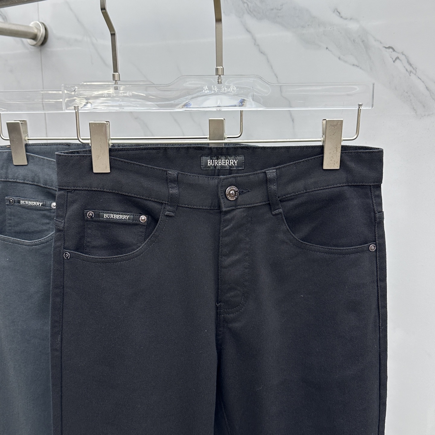 🆕Burberry巴宝莉 2025早秋新品休闲裤五袋牛仔裤，官网同步发售，裤身工艺设计，进口客供辅料、面