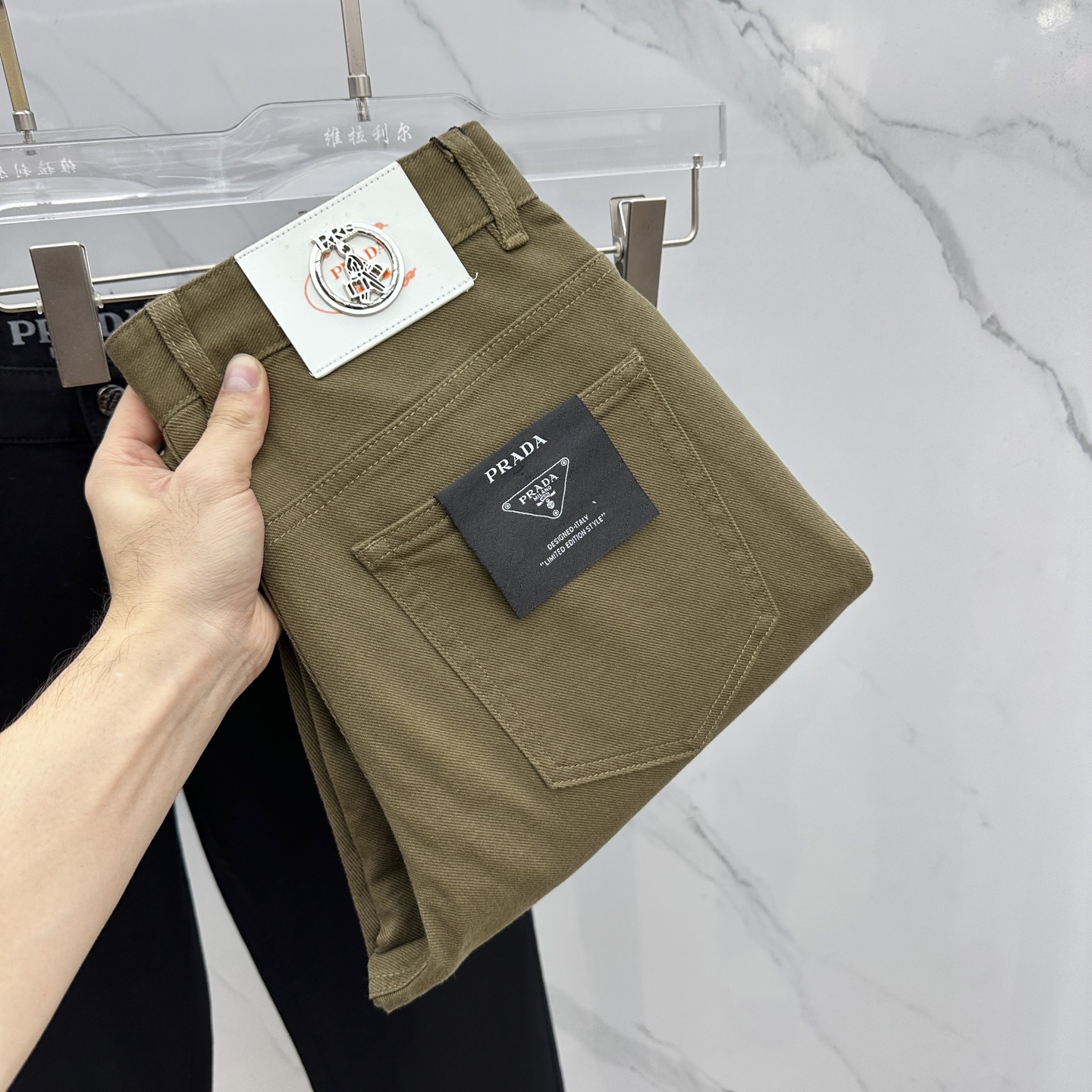 🆕Prada普拉达 2025早秋新品休闲裤五袋牛仔裤，官网同步发售，裤身工艺设计，进口客供辅料、面料定制