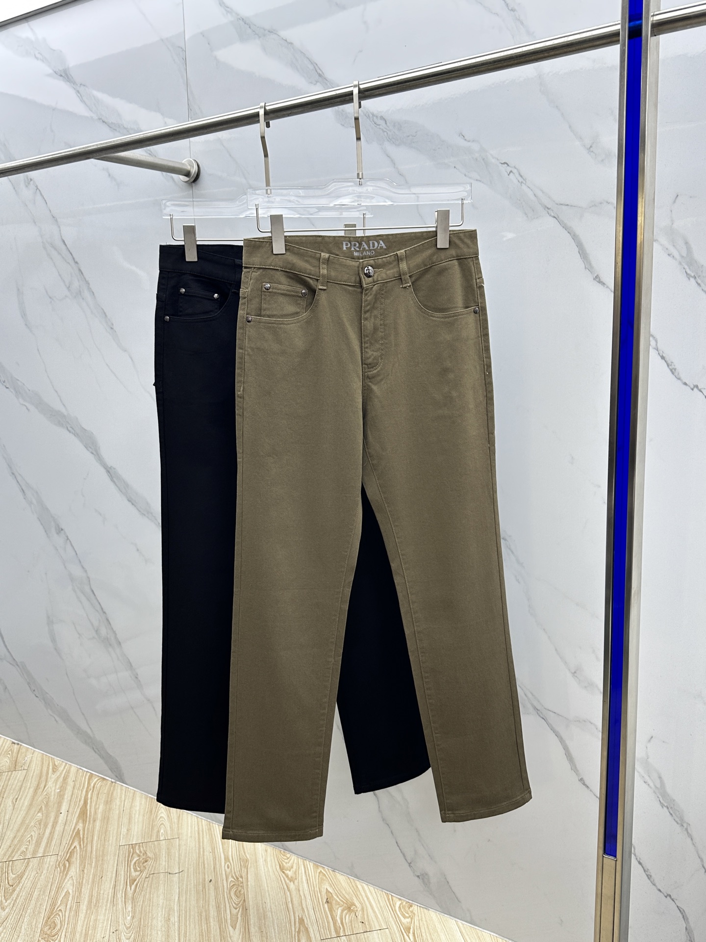 🆕Prada普拉达 2025早秋新品休闲裤五袋牛仔裤，官网同步发售，裤身工艺设计，进口客供辅料、面料定制