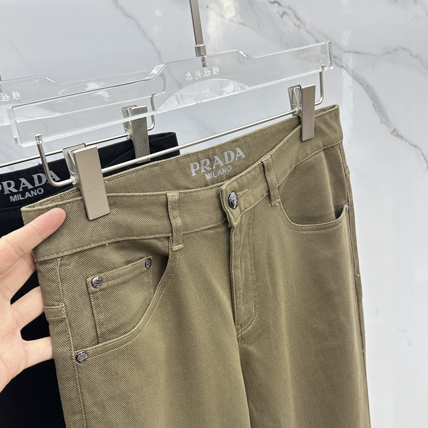 🆕Prada普拉达 2025早秋新品休闲裤五袋牛仔裤，官网同步发售，裤身工艺设计，进口客供辅料、面料定制