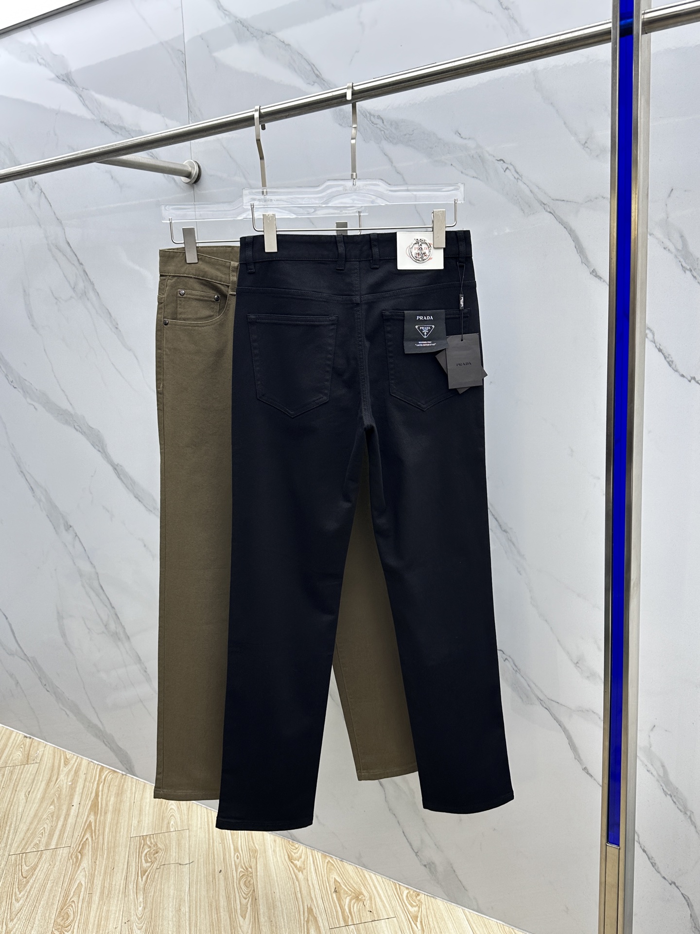 🆕Prada普拉达 2025早秋新品休闲裤五袋牛仔裤，官网同步发售，裤身工艺设计，进口客供辅料、面料定制