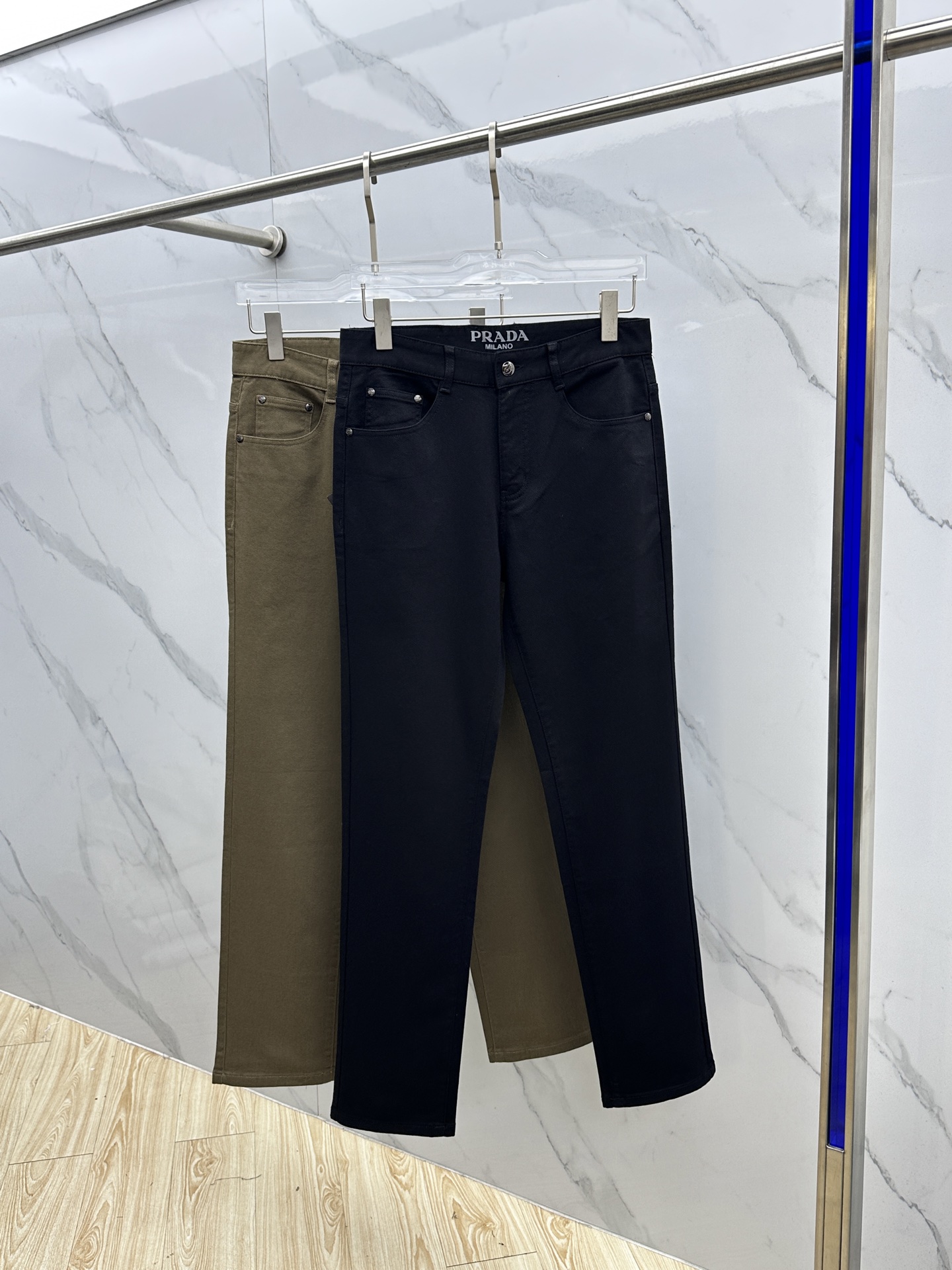 🆕Prada普拉达 2025早秋新品休闲裤五袋牛仔裤，官网同步发售，裤身工艺设计，进口客供辅料、面料定制