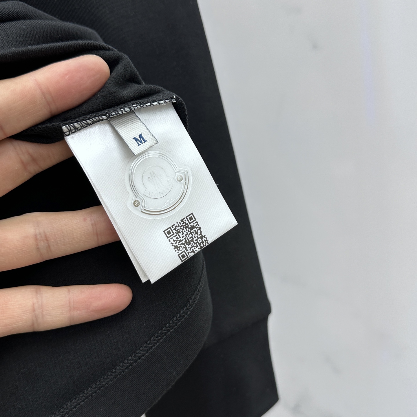 🆕Moncler蒙口 2025秋冬新款长袖打底衫保暖，同步发售！定制专属纯棉面料，内微磨毛，胸前采用品牌