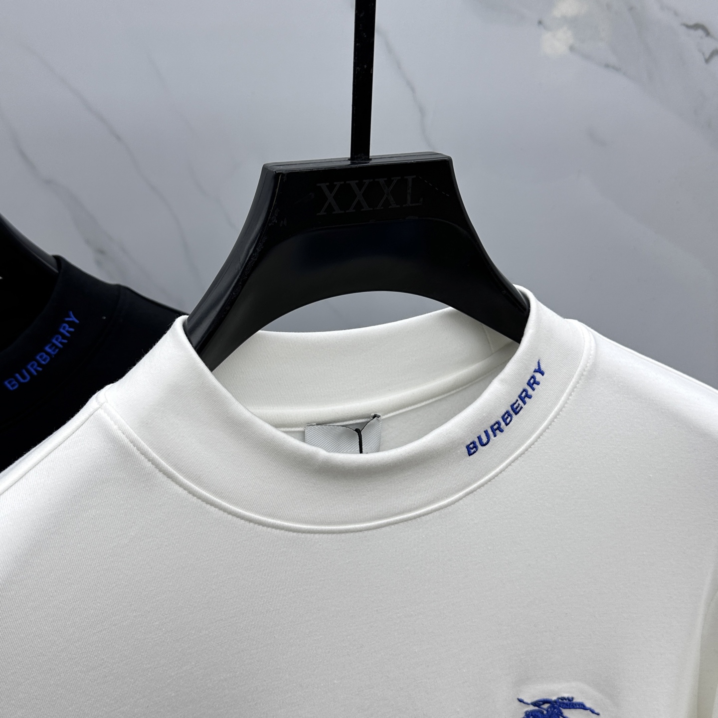 🆕Burberry巴宝莉 2025秋冬新款长袖打底衫保暖，同步发售！定制专属纯棉面料，内微磨毛，胸前采用