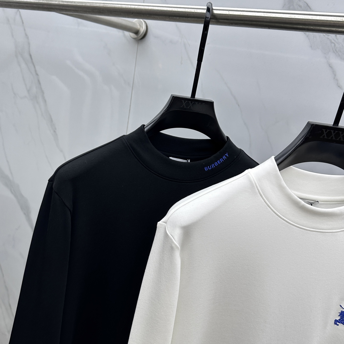 🆕Burberry巴宝莉 2025秋冬新款长袖打底衫保暖，同步发售！定制专属纯棉面料，内微磨毛，胸前采用