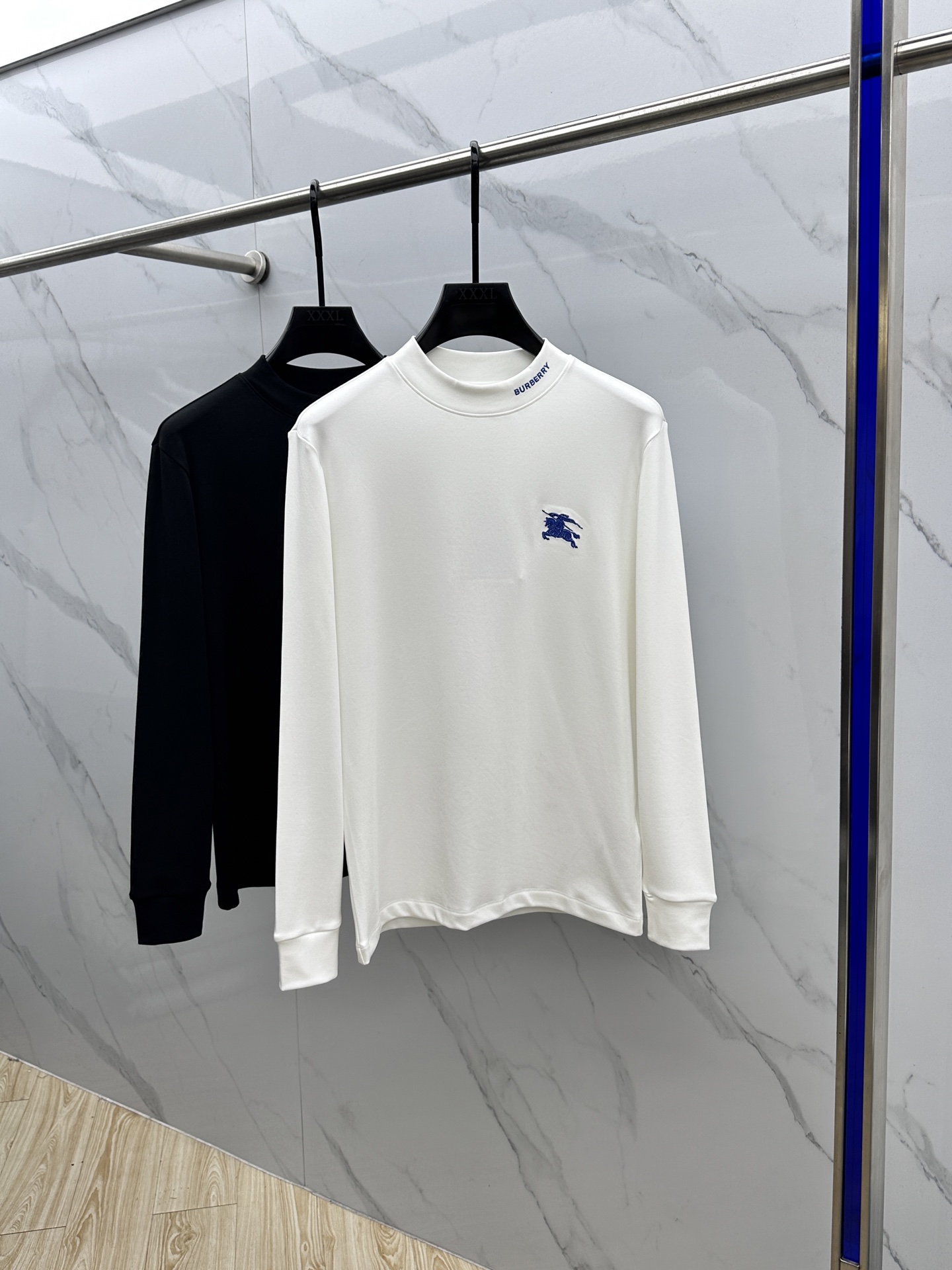 🆕Burberry巴宝莉 2025秋冬新款长袖打底衫保暖，同步发售！定制专属纯棉面料，内微磨毛，胸前采用