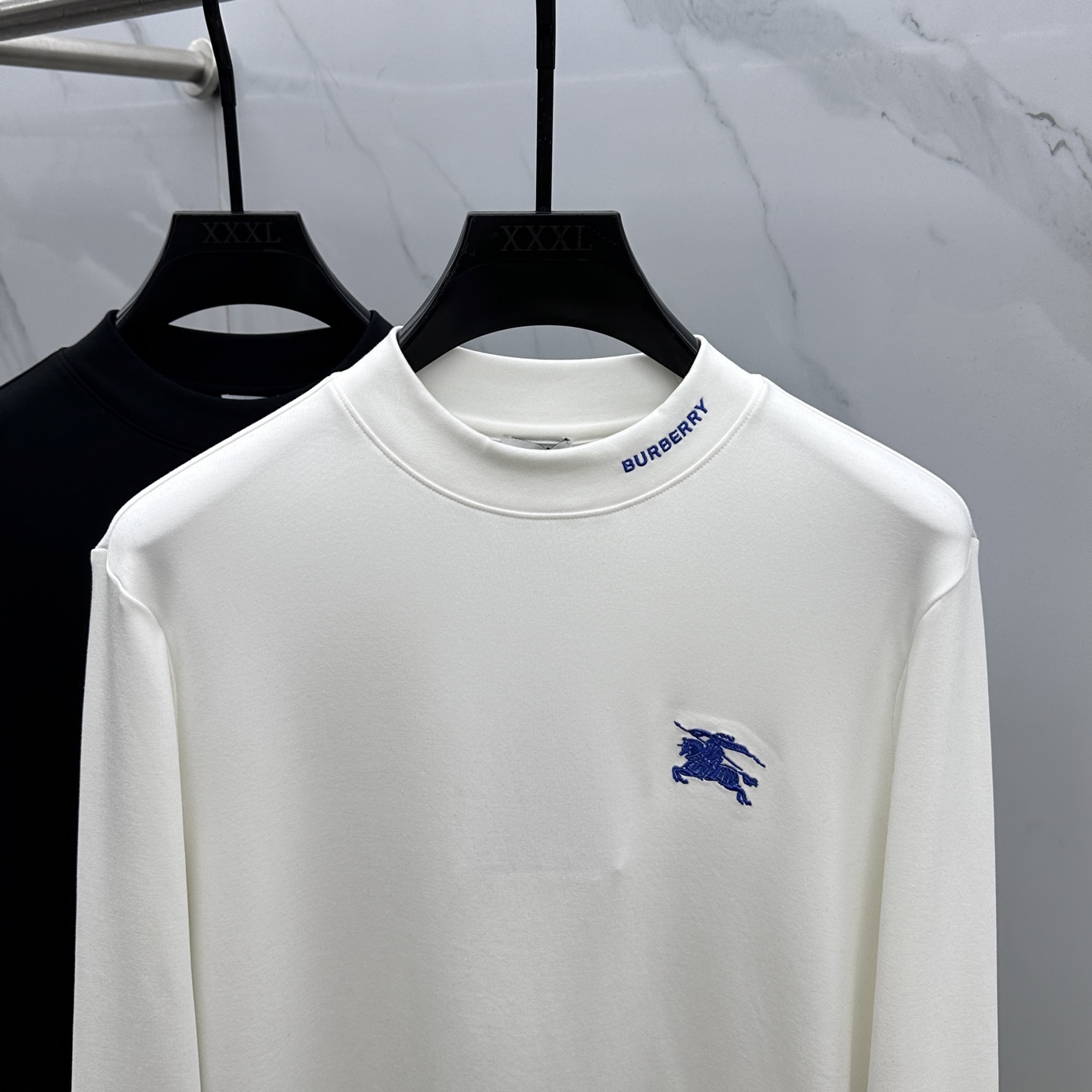 🆕Burberry巴宝莉 2025秋冬新款长袖打底衫保暖，同步发售！定制专属纯棉面料，内微磨毛，胸前采用