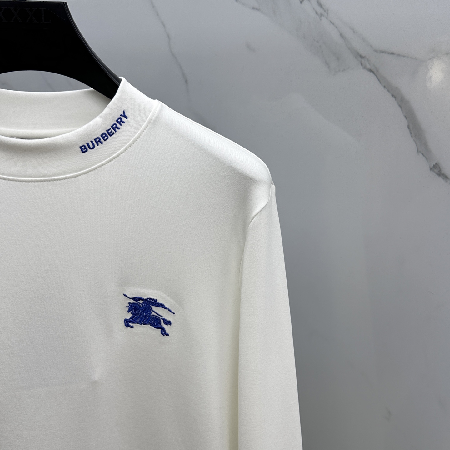 🆕Burberry巴宝莉 2025秋冬新款长袖打底衫保暖，同步发售！定制专属纯棉面料，内微磨毛，胸前采用