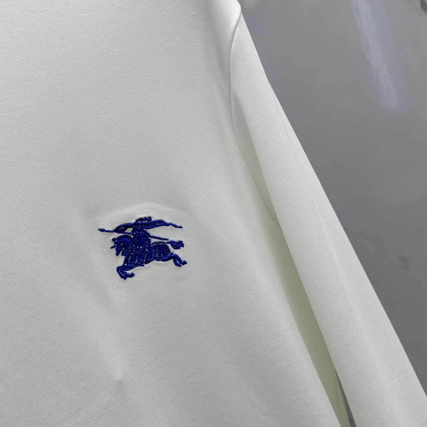 🆕Burberry巴宝莉 2025秋冬新款长袖打底衫保暖，同步发售！定制专属纯棉面料，内微磨毛，胸前采用