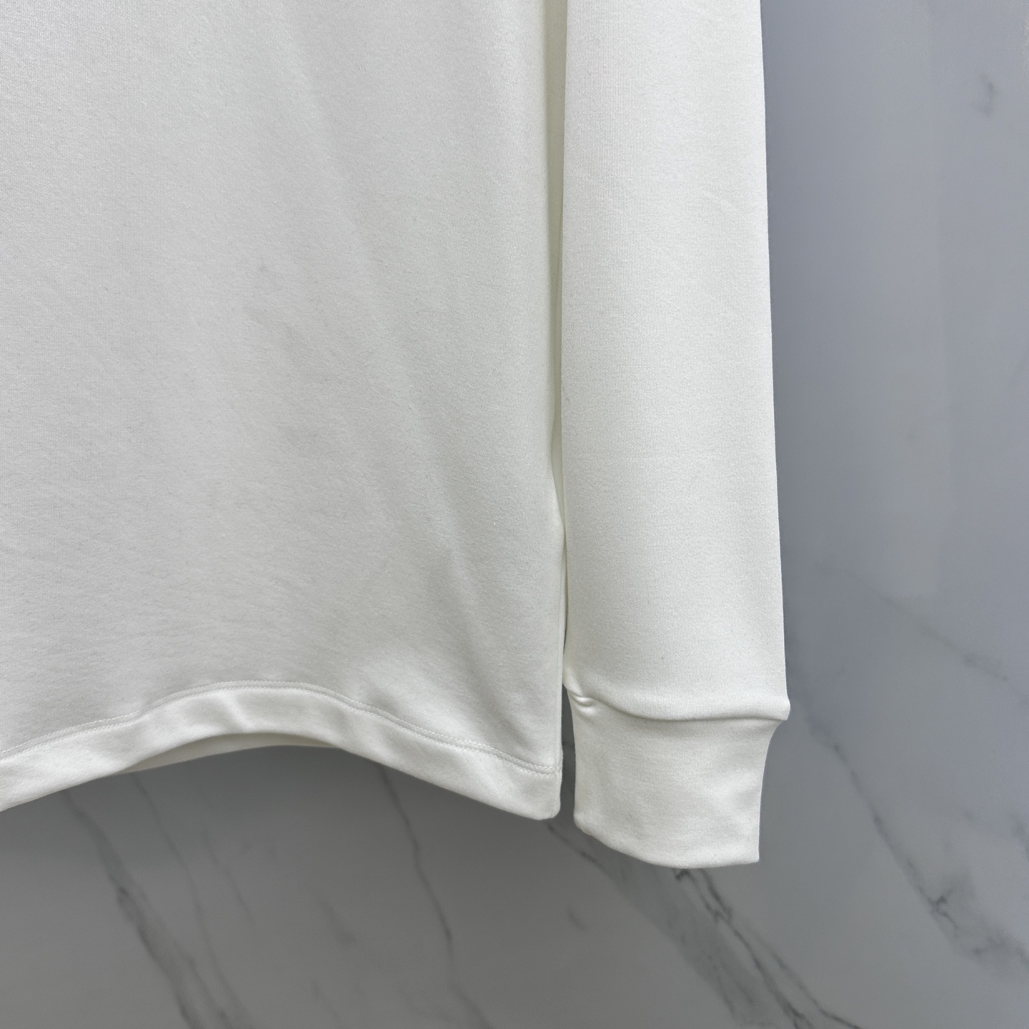 🆕Burberry巴宝莉 2025秋冬新款长袖打底衫保暖，同步发售！定制专属纯棉面料，内微磨毛，胸前采用