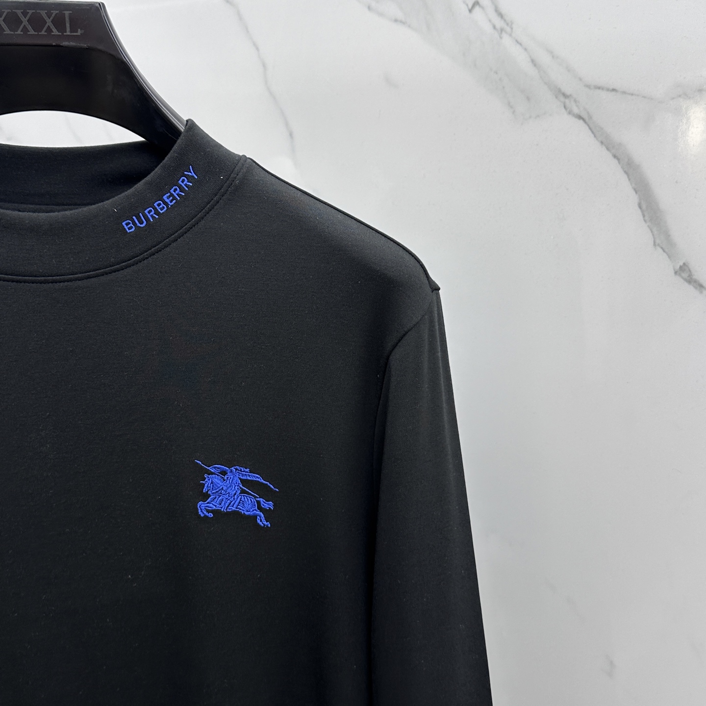 🆕Burberry巴宝莉 2025秋冬新款长袖打底衫保暖，同步发售！定制专属纯棉面料，内微磨毛，胸前采用