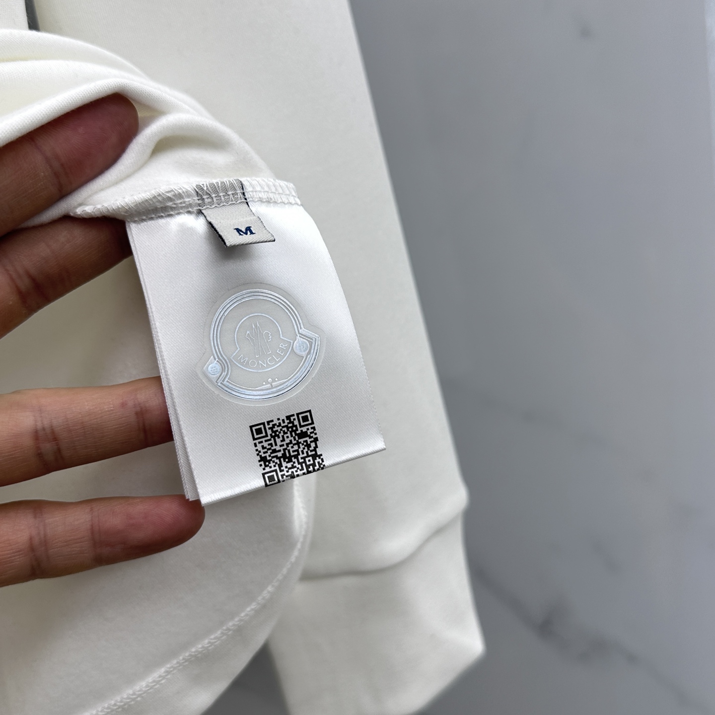 🆕Moncler蒙口 2025秋冬新款长袖打底衫保暖，同步发售！定制专属纯棉面料，内微磨毛，胸前采用品牌