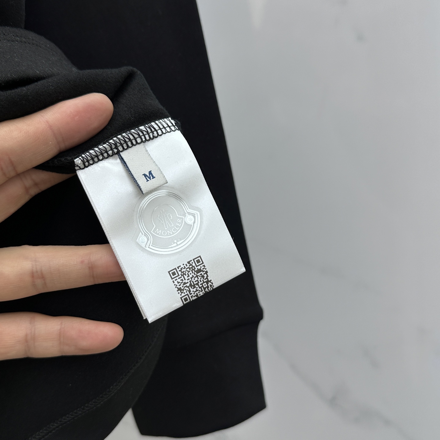 🆕Moncler蒙口 2025秋冬新款长袖打底衫保暖，同步发售！定制专属纯棉面料，内微磨毛，胸前采用品牌