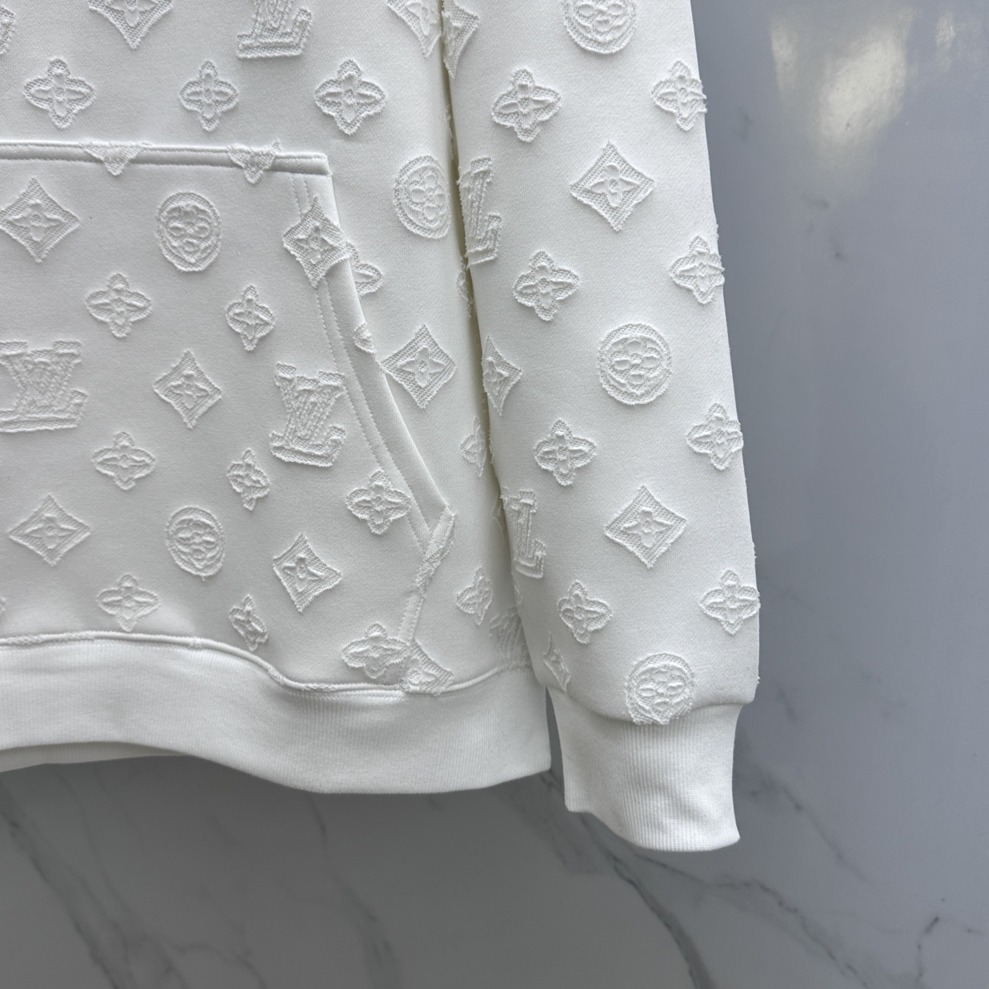 🆕LV路易威登 2025ss秋冬新款长袖连帽卫衣面料采用重磅复合双层面料 整衣洗水 辅以激光烧花工艺 成