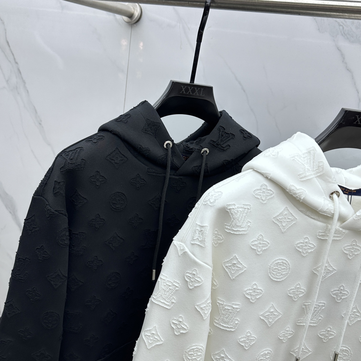 🆕LV路易威登 2025ss秋冬新款长袖连帽卫衣面料采用重磅复合双层面料 整衣洗水 辅以激光烧花工艺 成